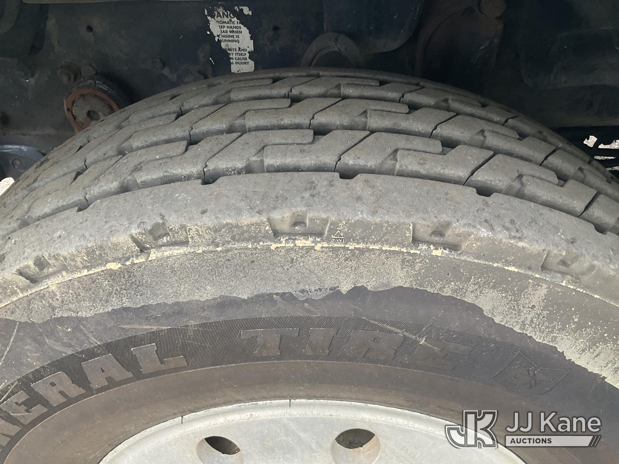2004 Mack CV713 Granite