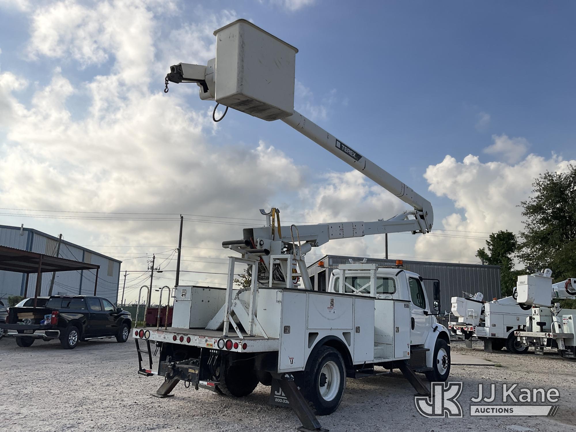 2016 Freightliner M2 106
