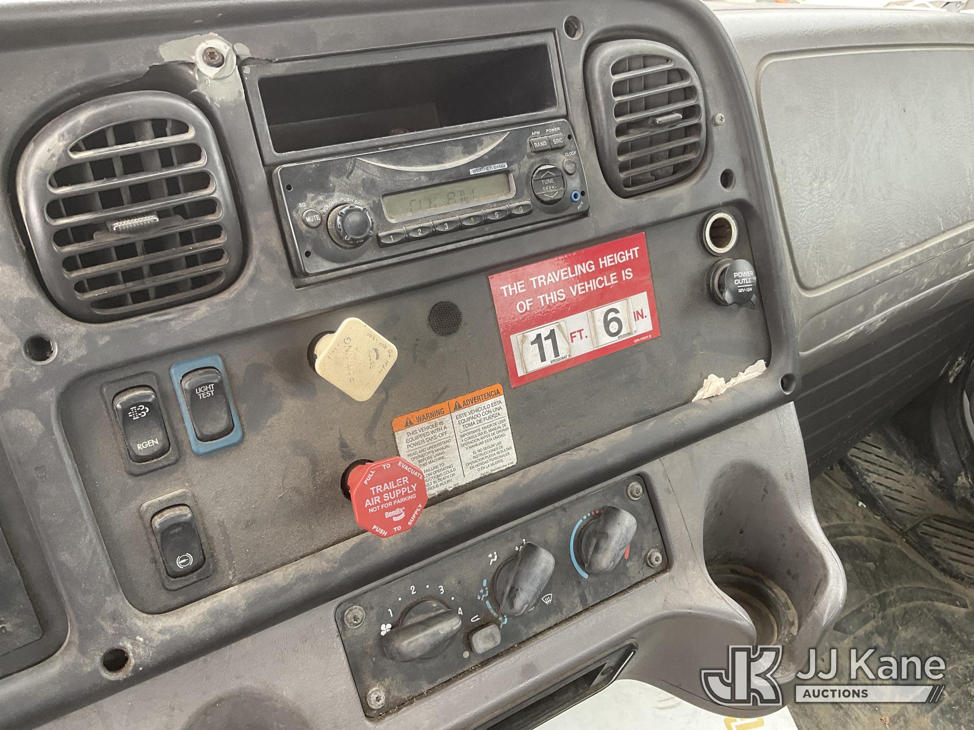 2014 Freightliner M2 106