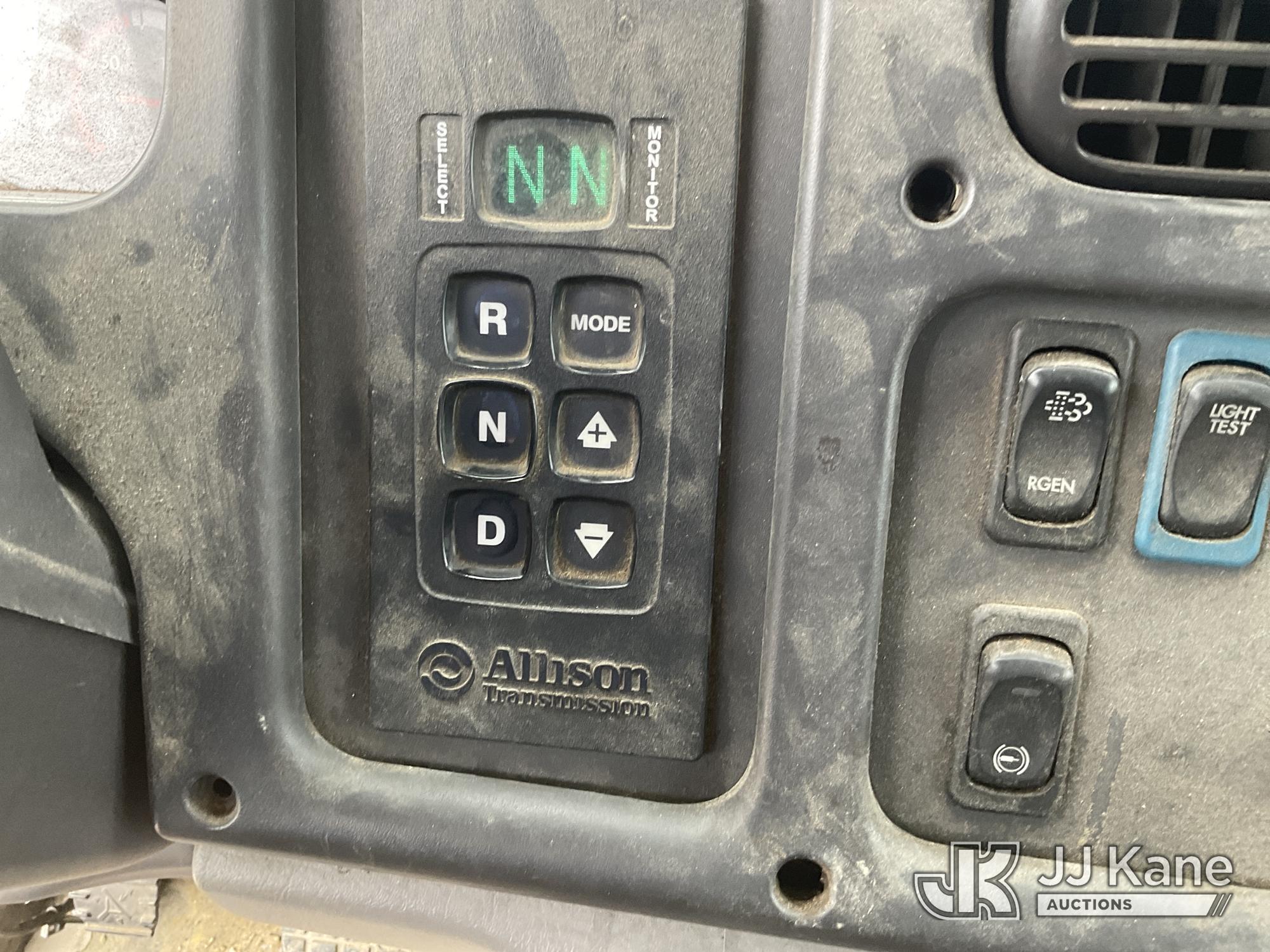 2014 Freightliner M2 106