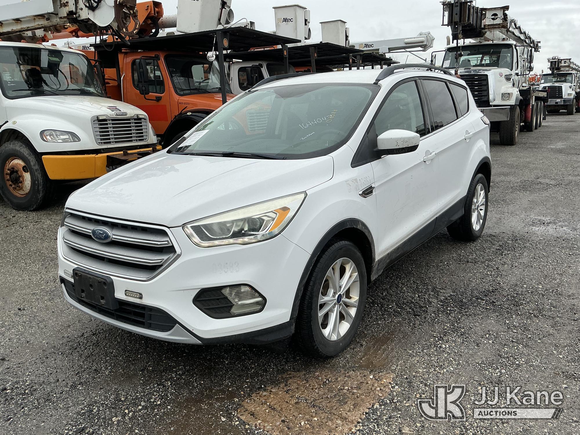 2017 Ford Escape 4x4 4-Door Sport Utility Vehicle (1644047)