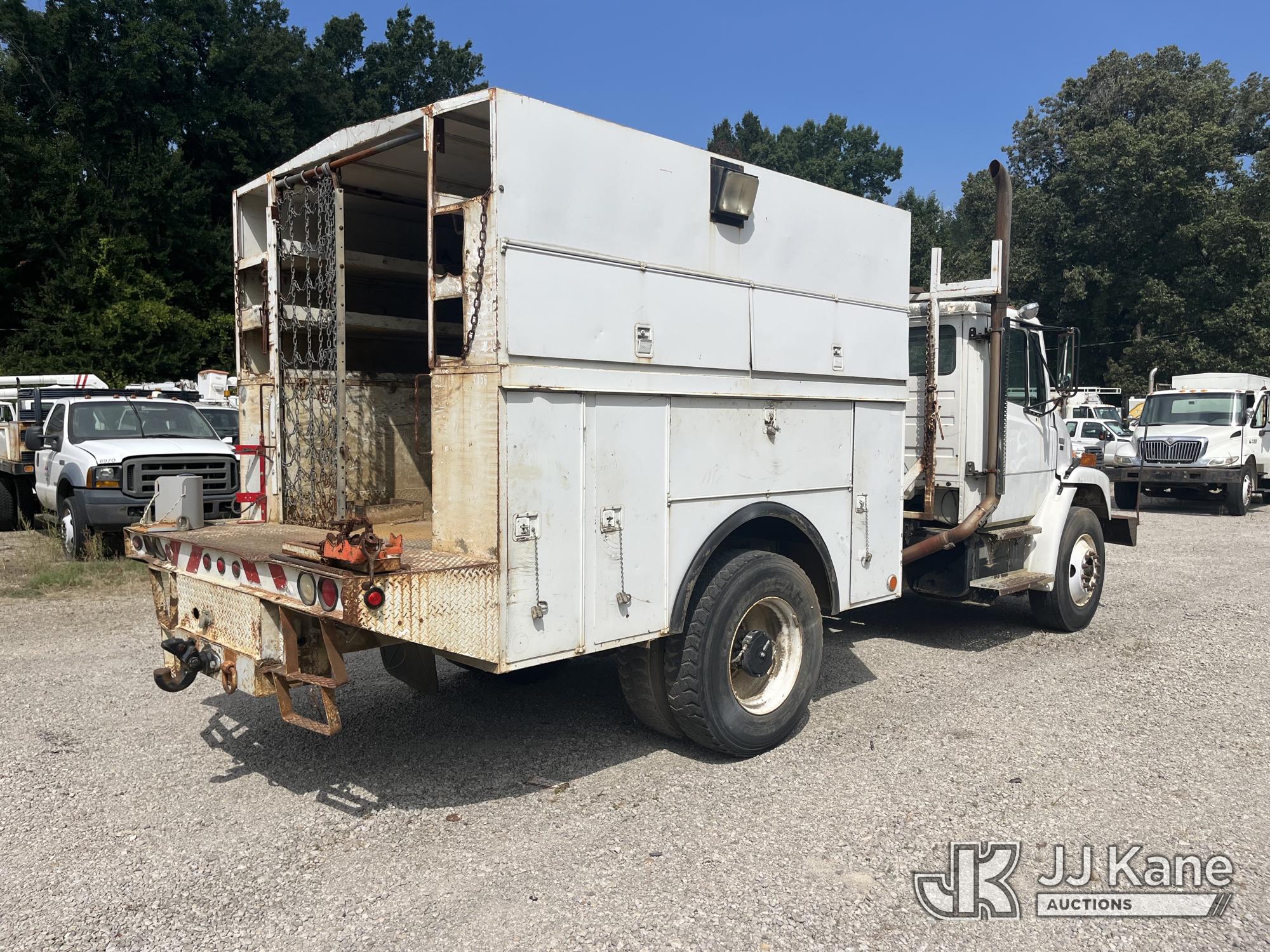 2003 Freightliner FL70