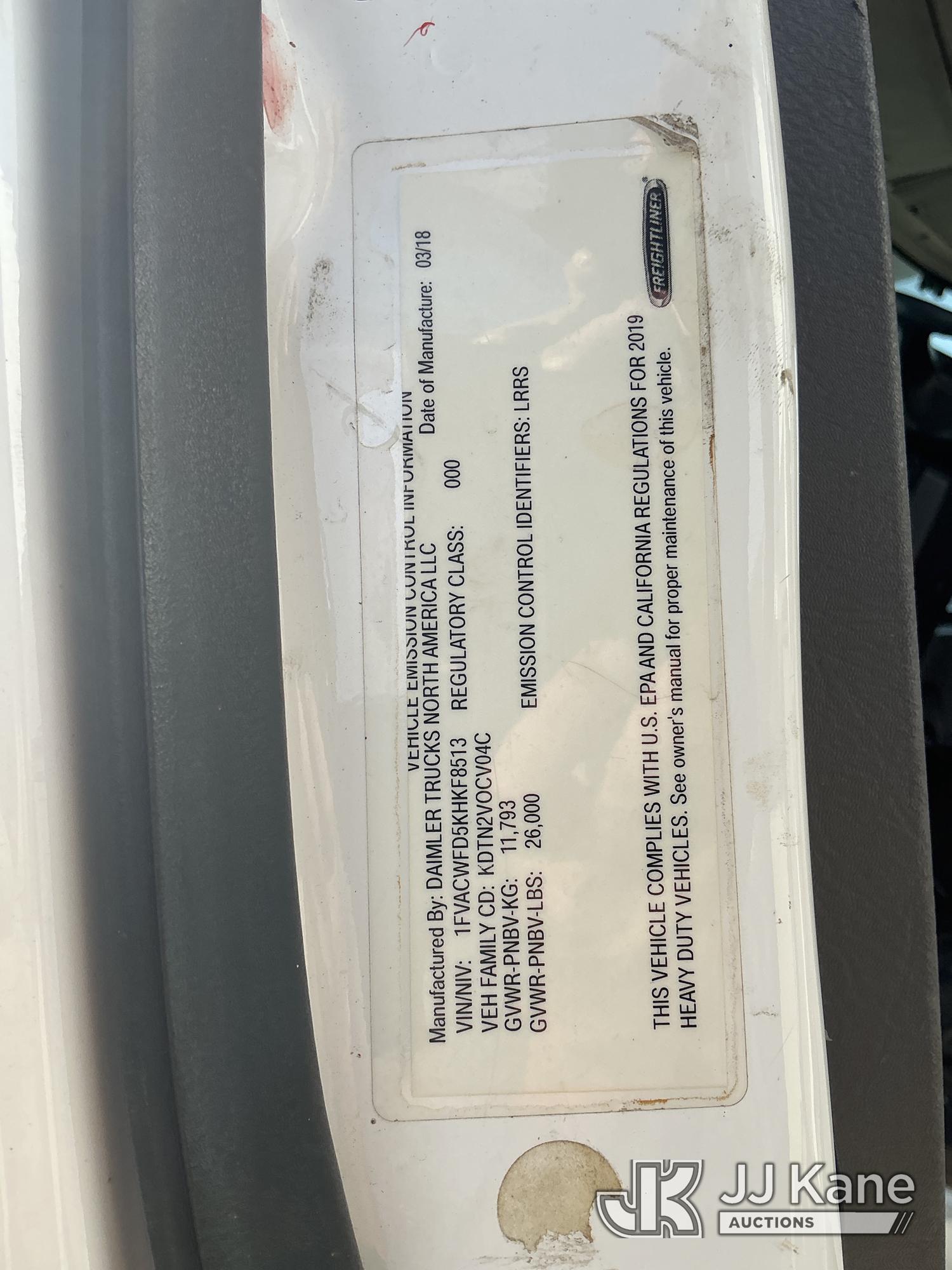 2019 Freightliner M2106