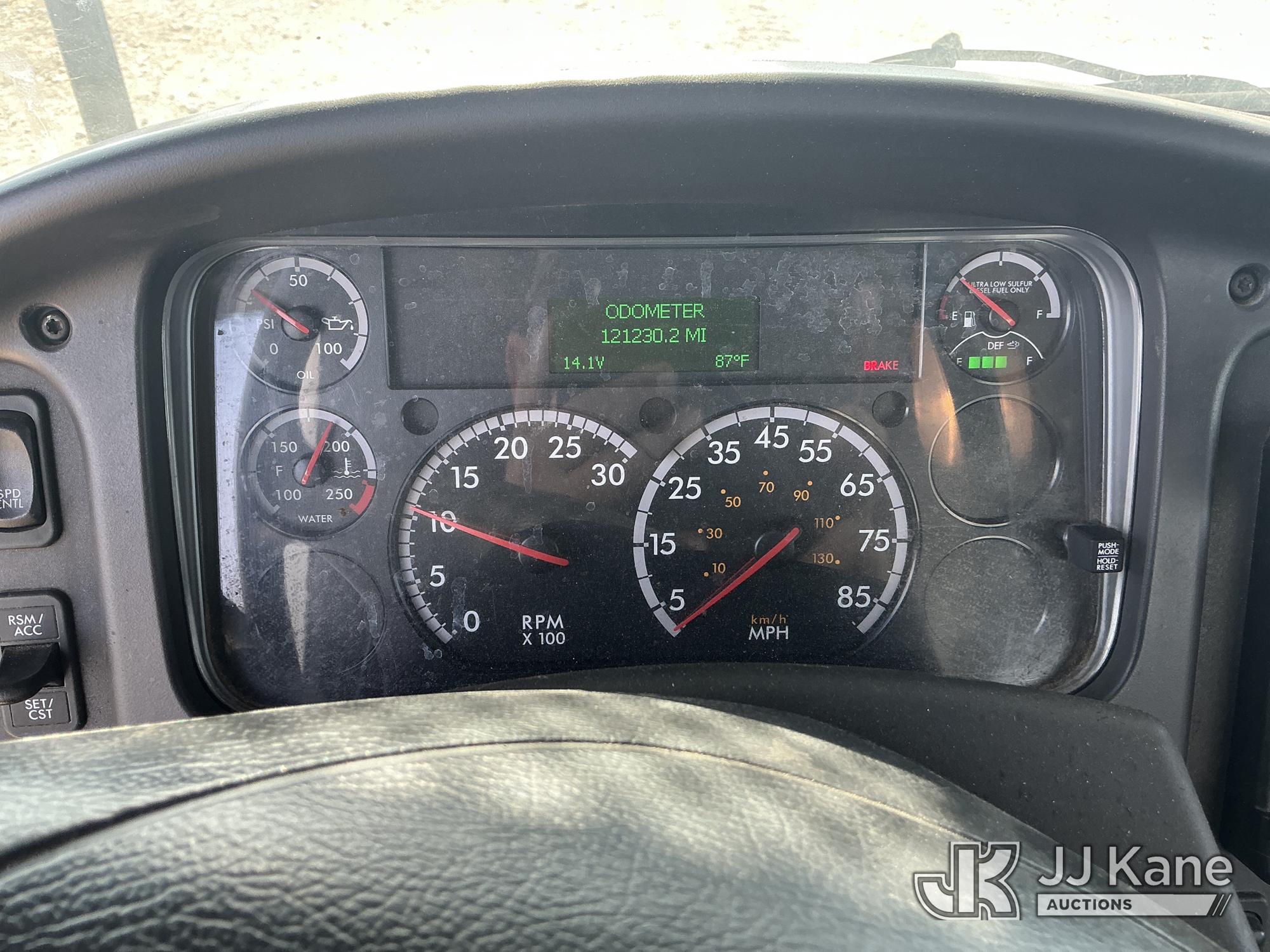 2019 Freightliner M2106