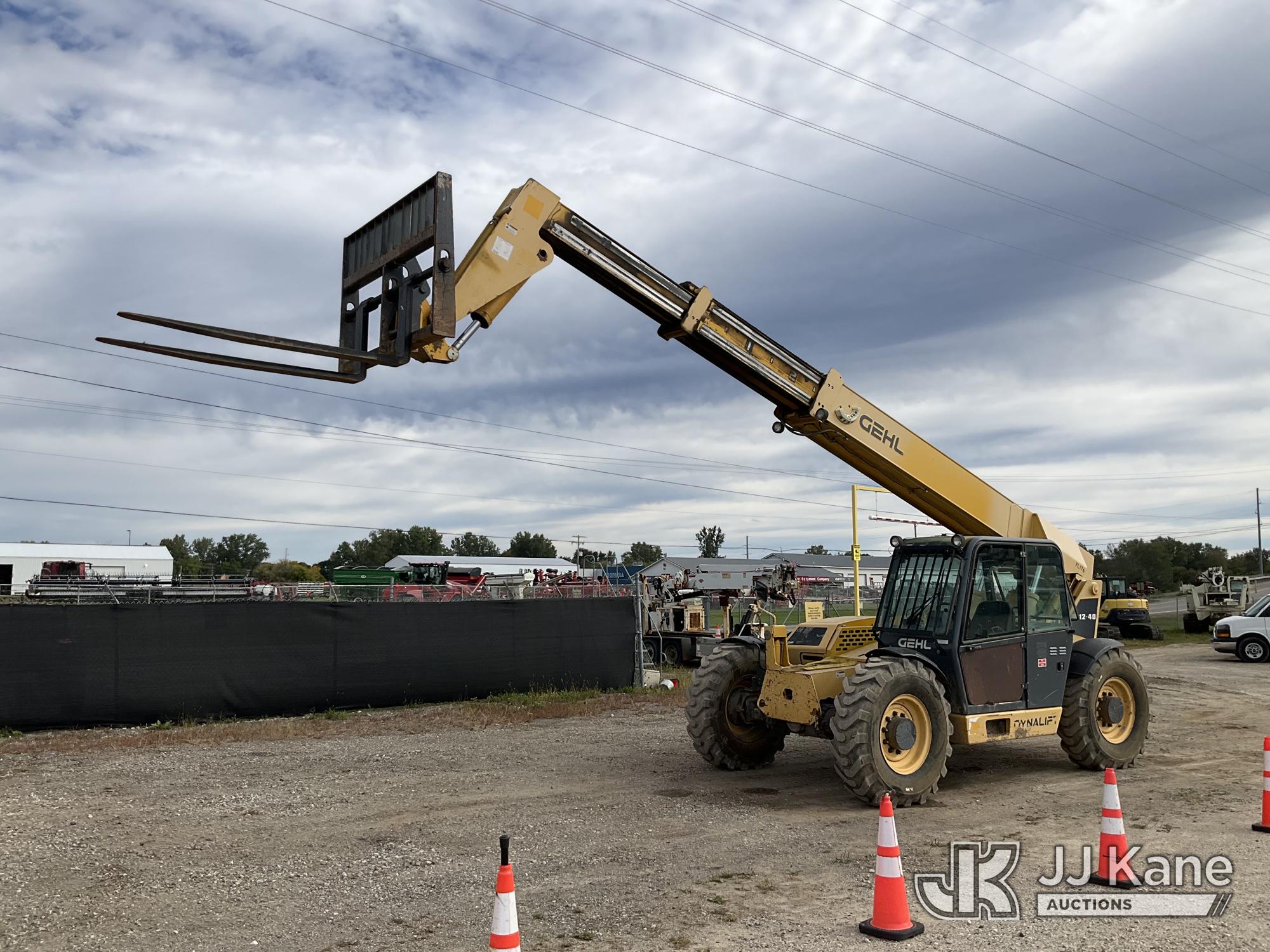 Photo of 2013 Gehl DL1240