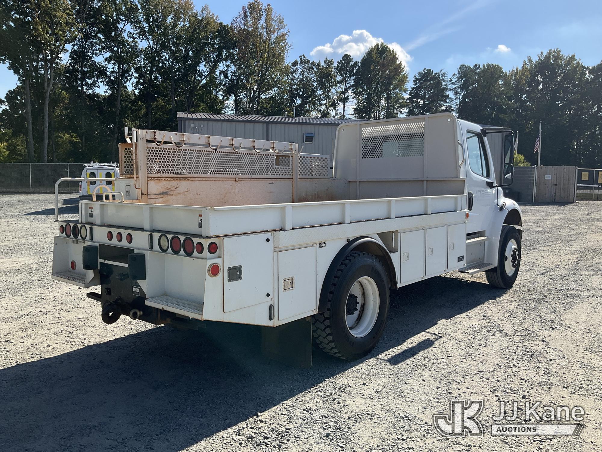 2019 Freightliner M2 106