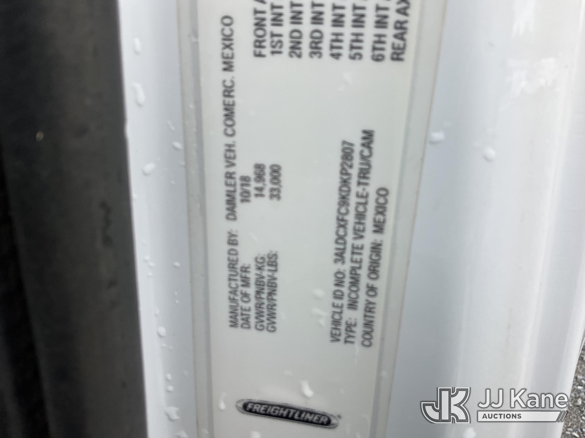 2019 Freightliner M2106