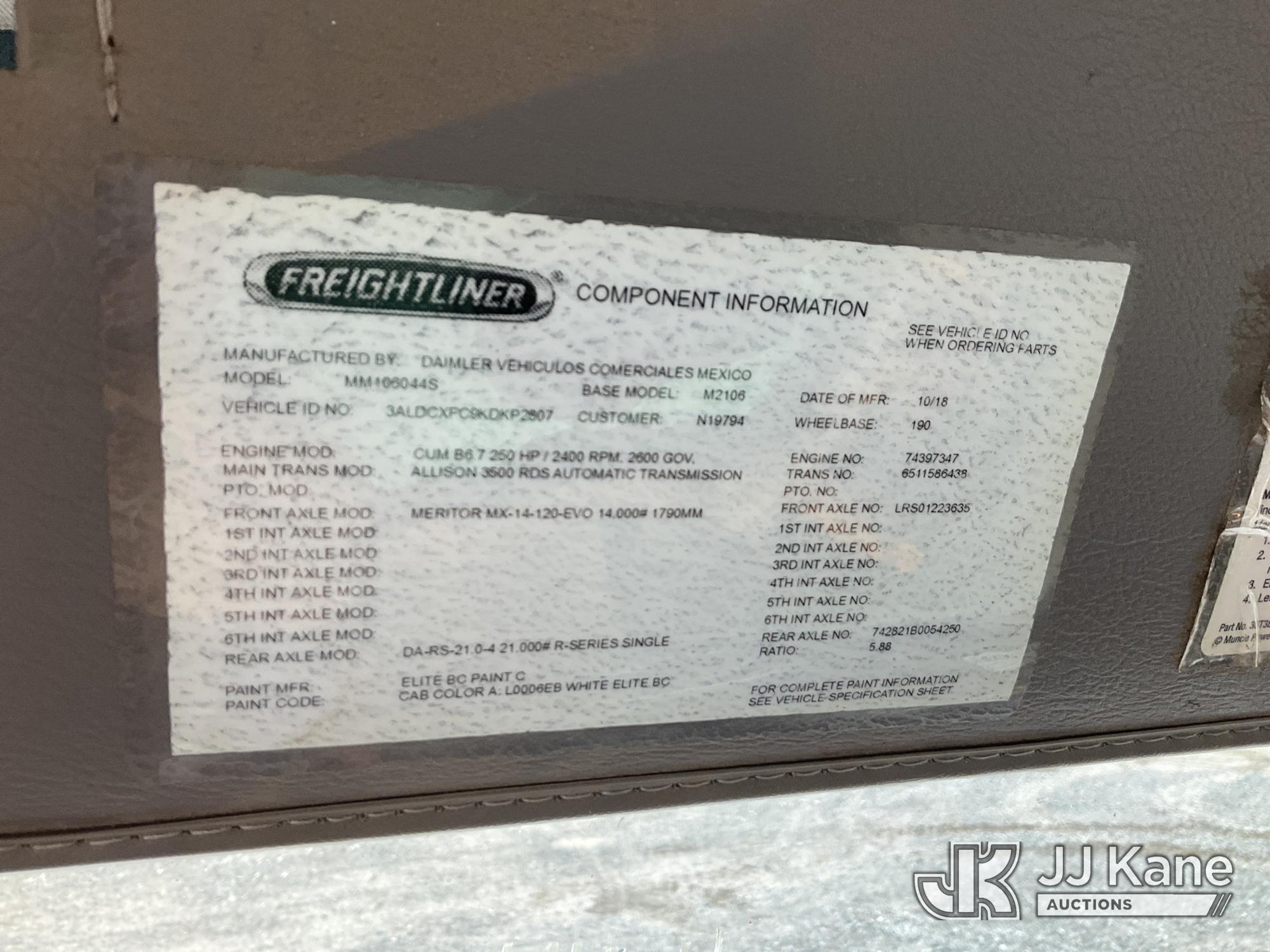 2019 Freightliner M2106