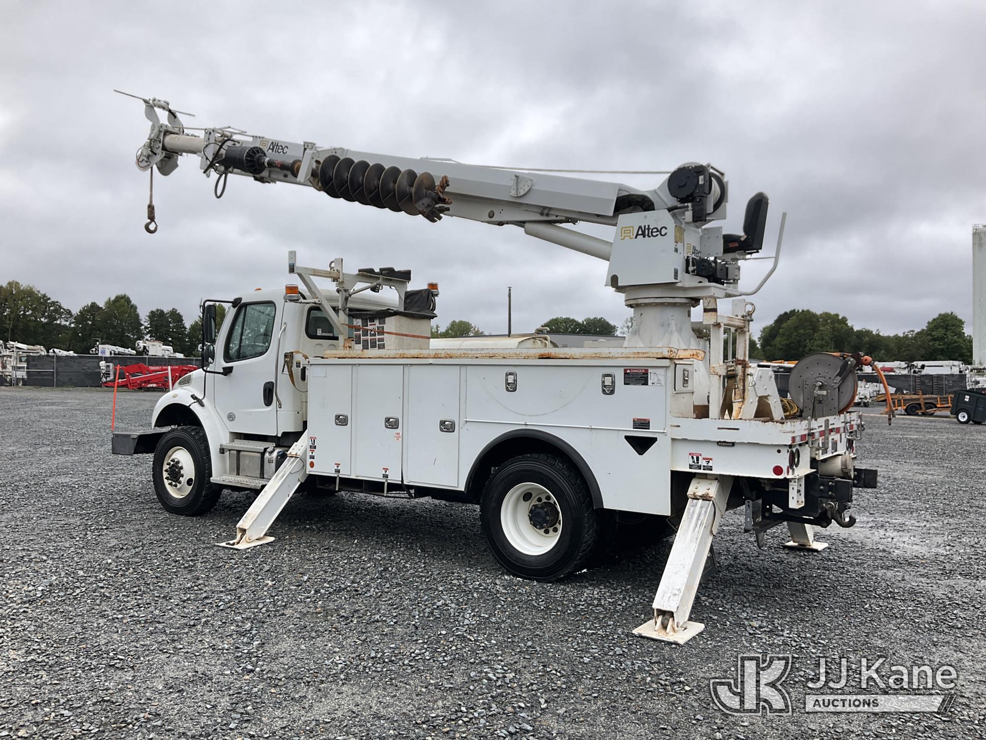 2019 Freightliner M2106