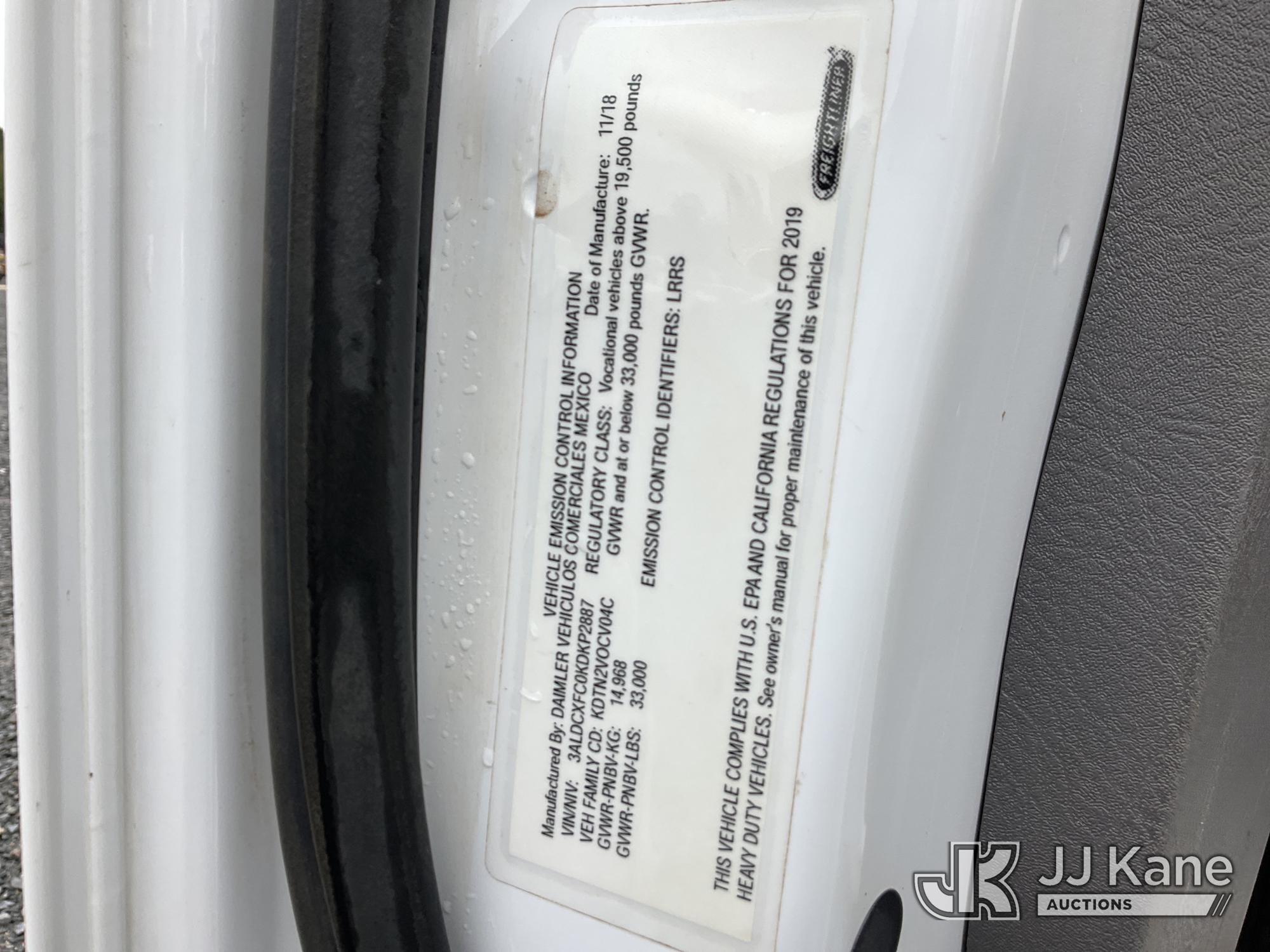 2019 Freightliner M2106