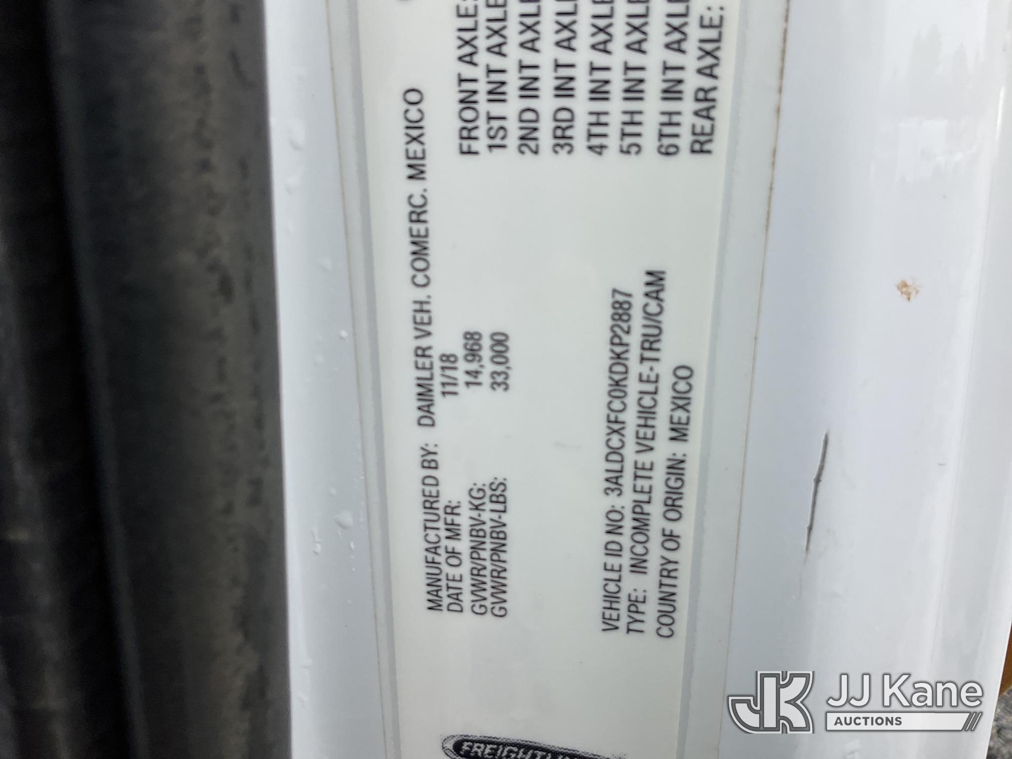2019 Freightliner M2106