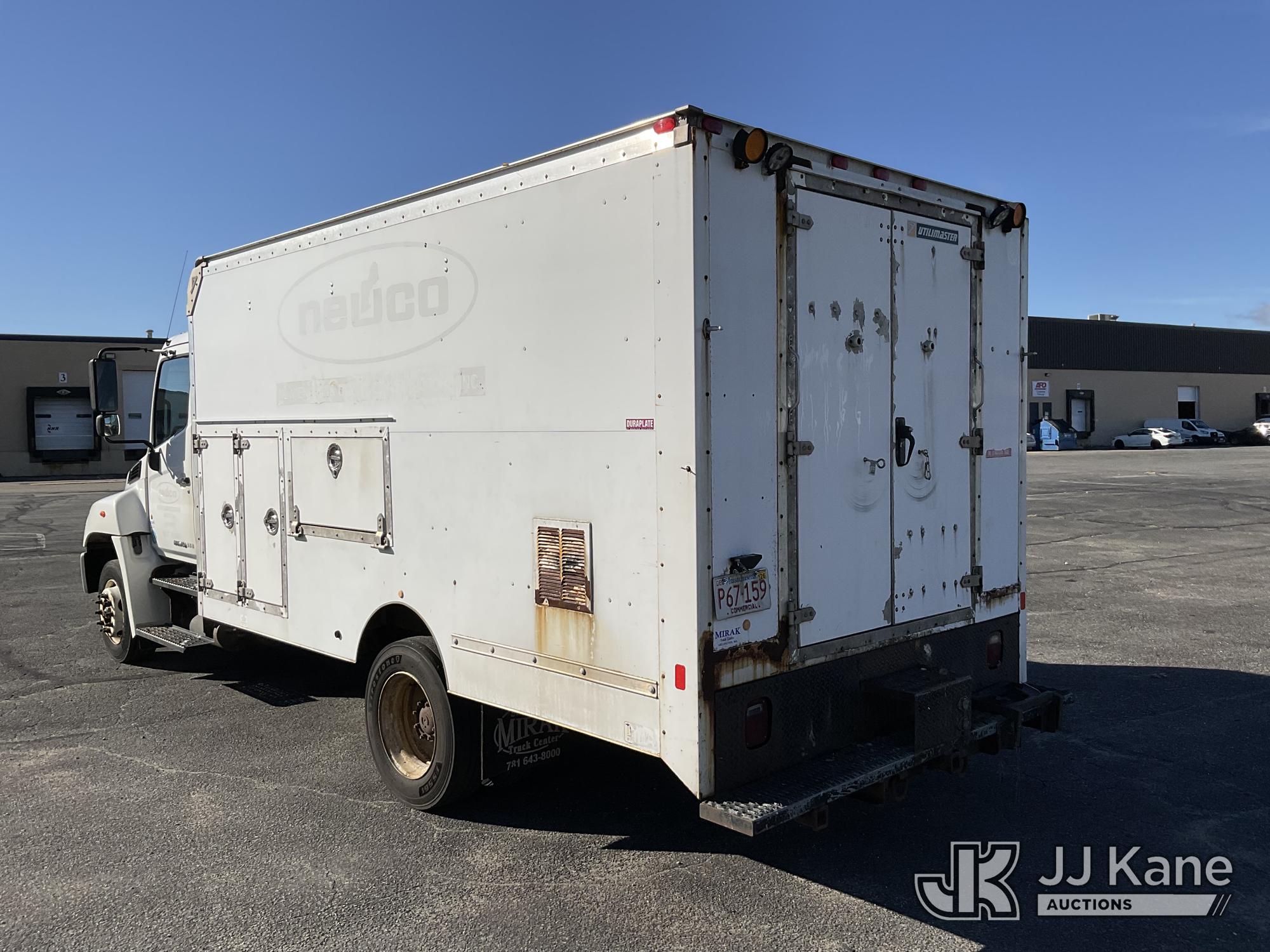 2013 Hino 258