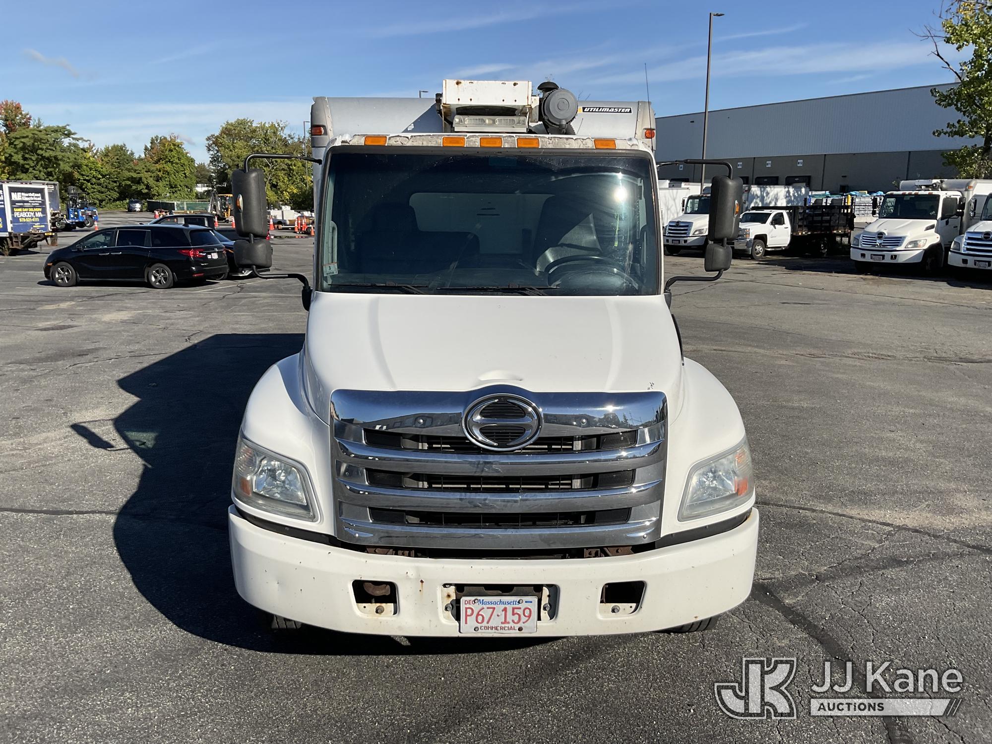 2013 Hino 258