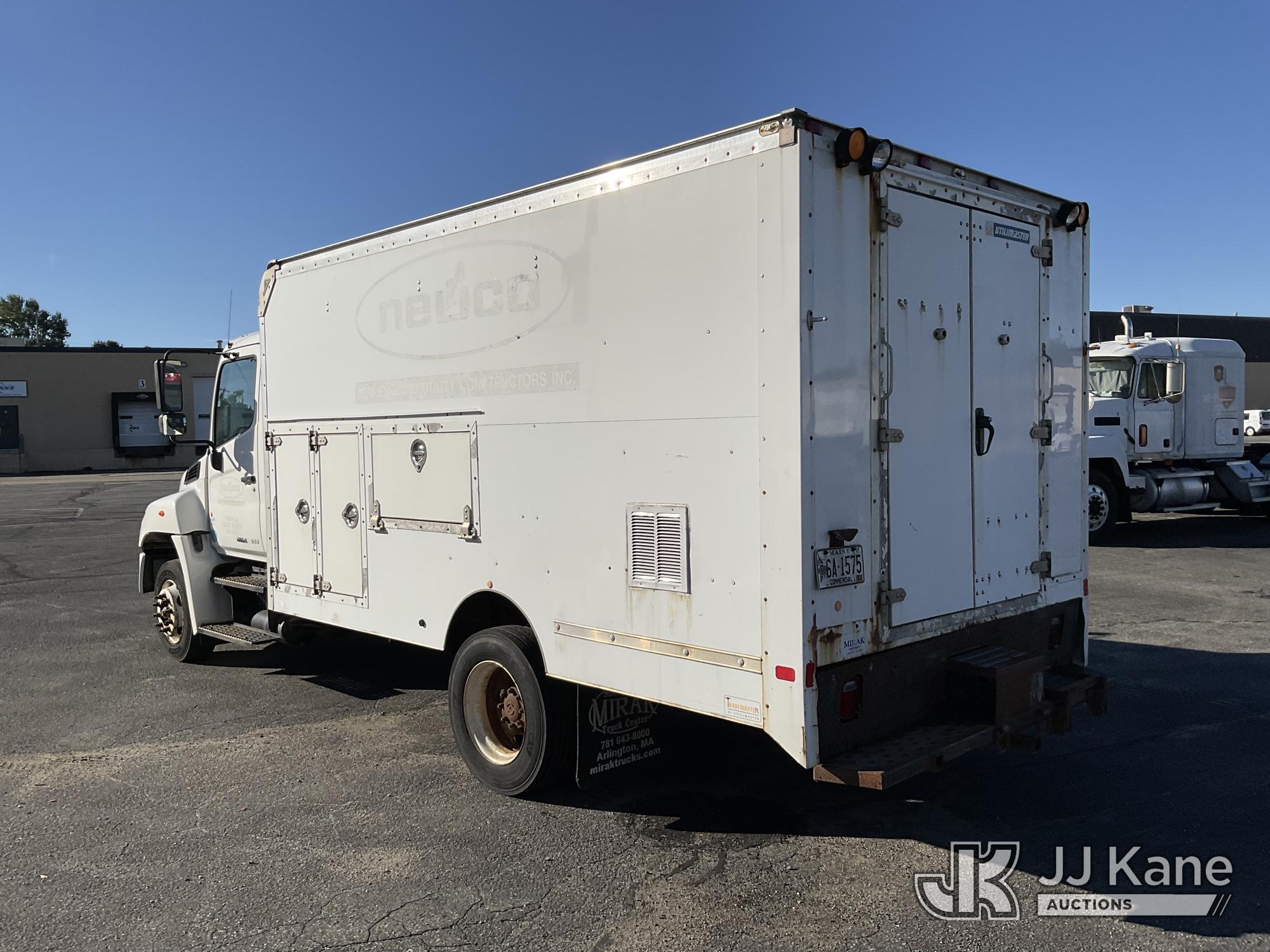 2013 Hino 258