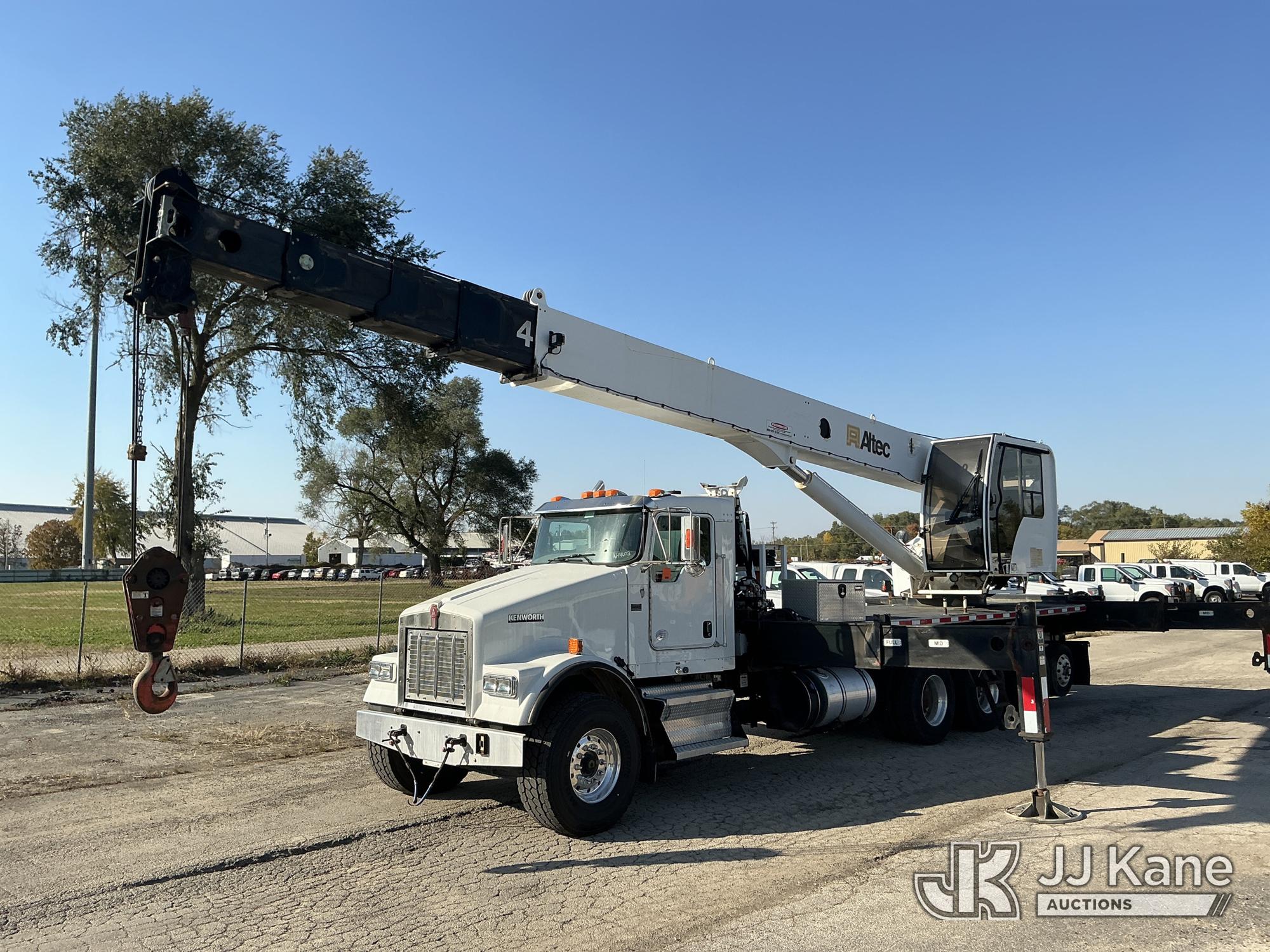 Altec AC45-127S Hydraulic Crane On 2016 Kenworth W900 Tri-Axle Flatbed Truck (1644602)