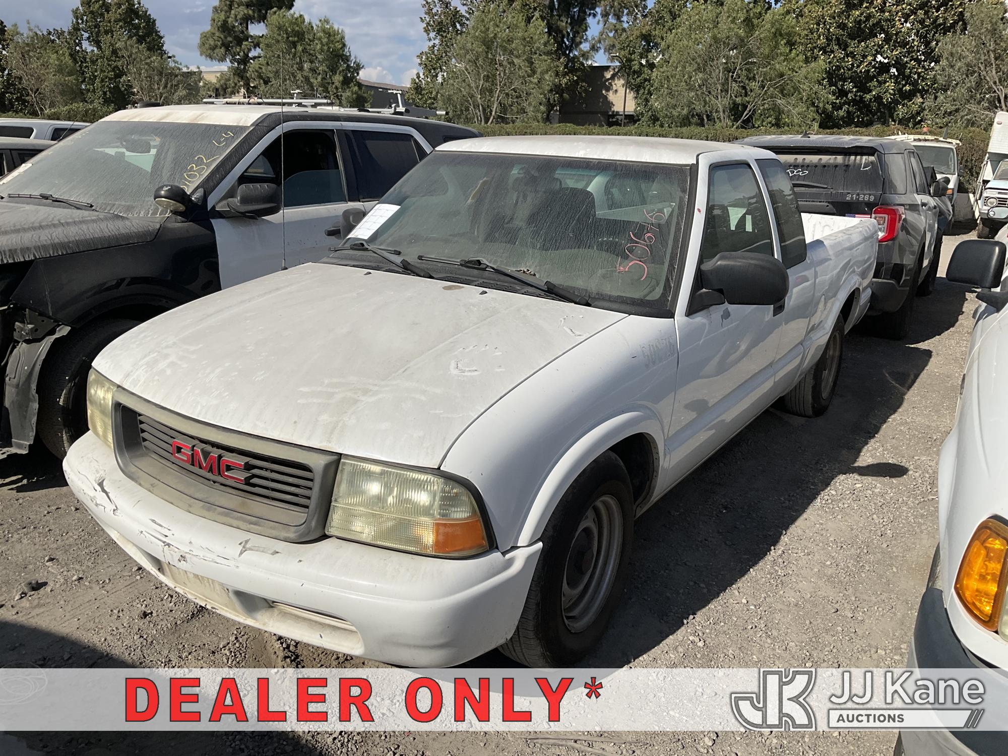 Photo of 2002 GMC Sonoma