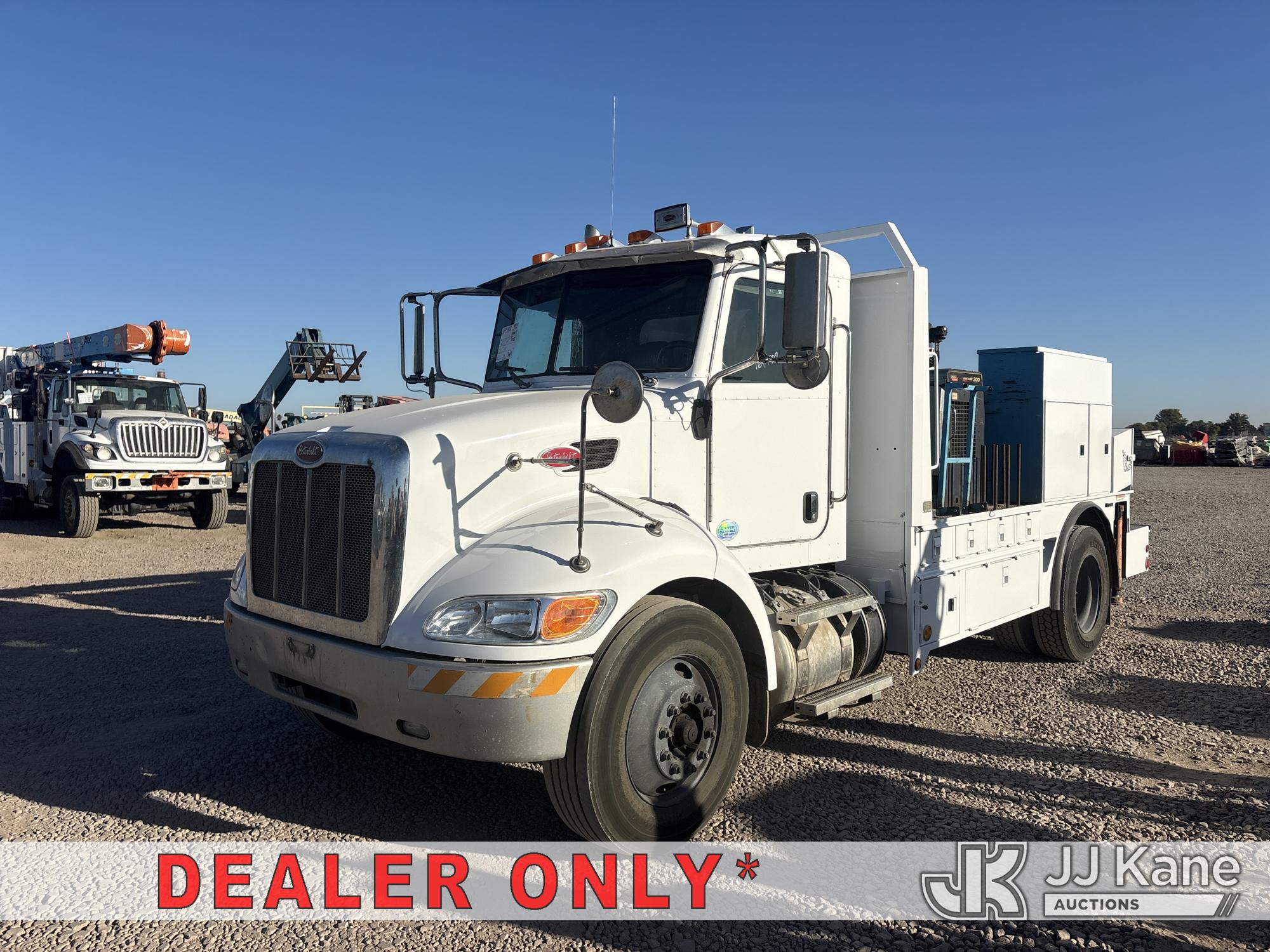 Photo of 2014 Peterbilt 337