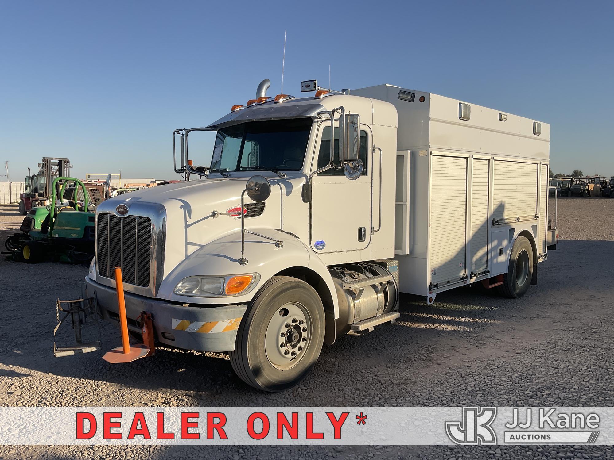 Photo of 2013 Peterbilt 337