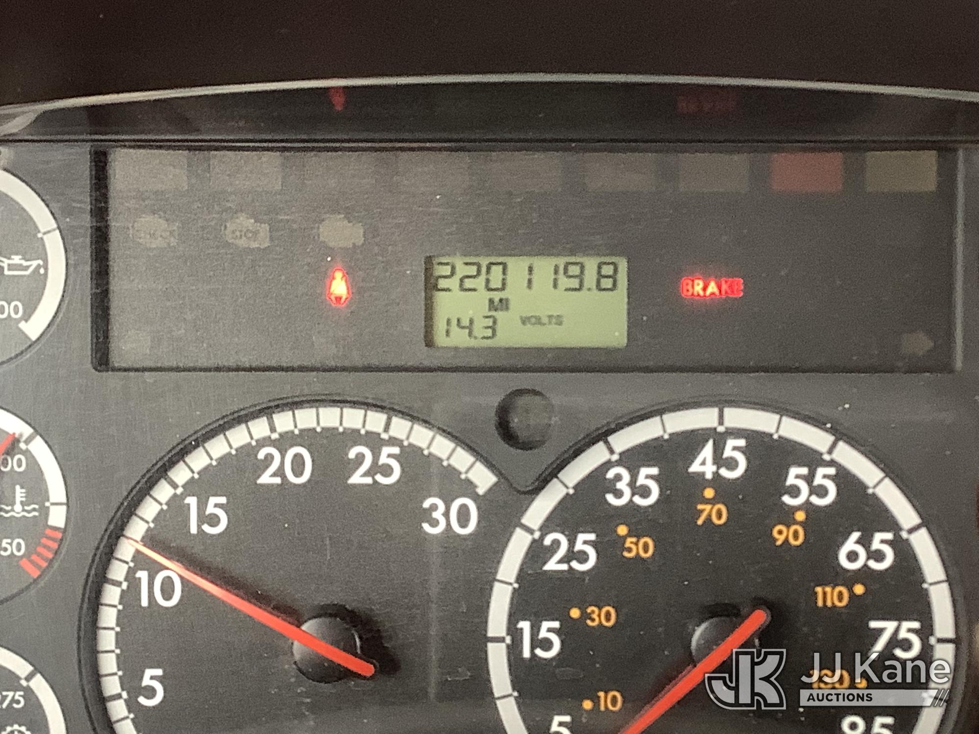 2013 Freightliner M2 106