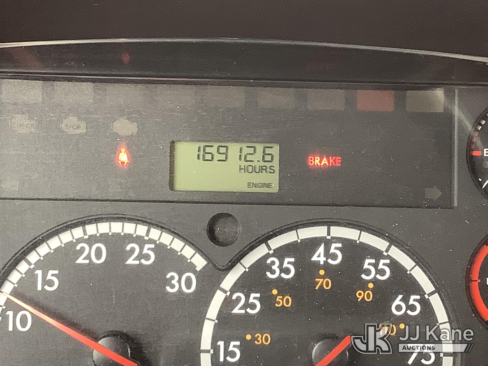 2013 Freightliner M2 106