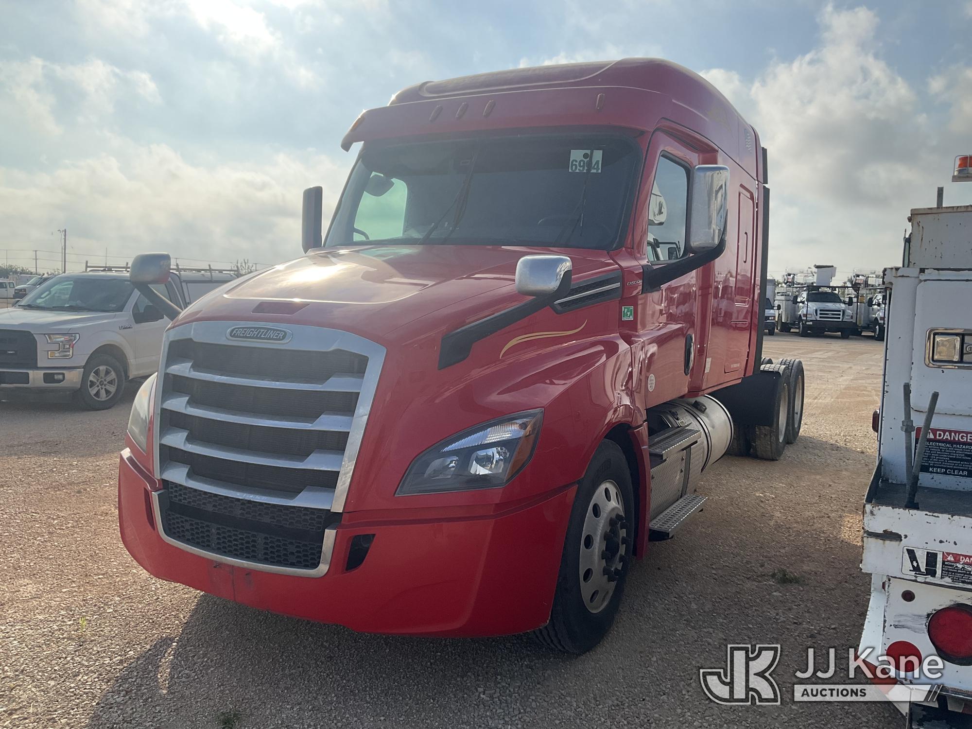 2020 Freightliner Cascadia 126