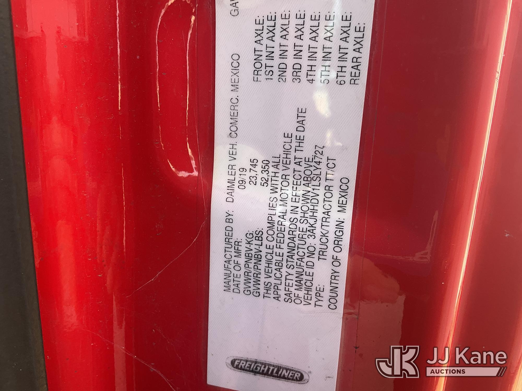 2020 Freightliner Cascadia 126