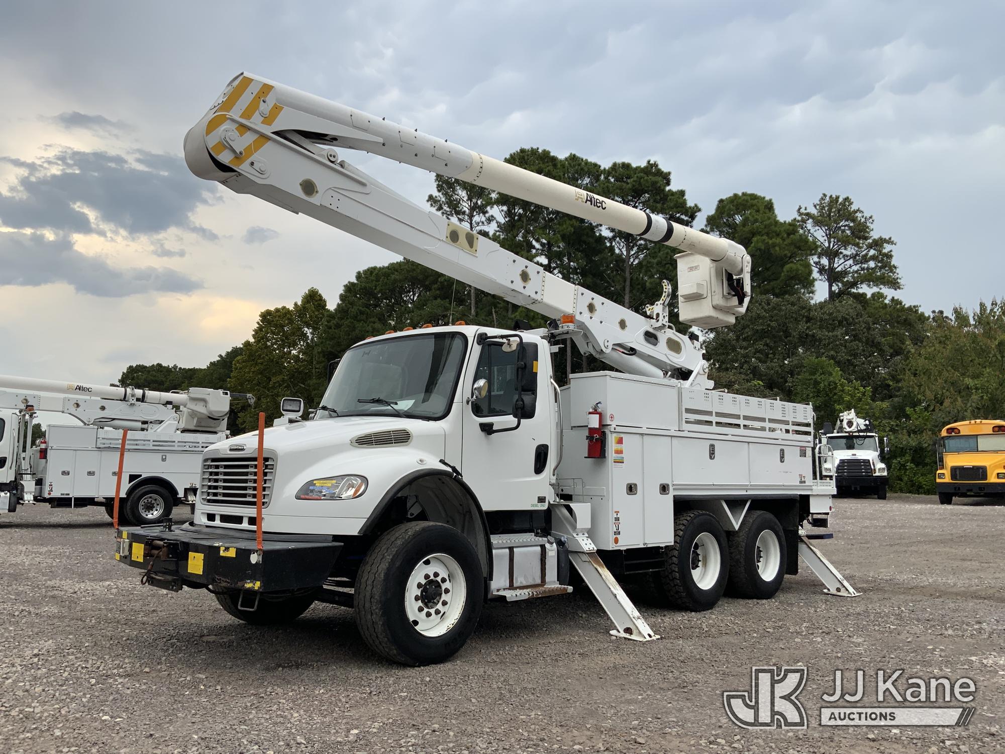 Altec AA55-MH Material Handling Bucket Truck On 2018 Freightliner M2 106 T/A Utility Truck (1645112)