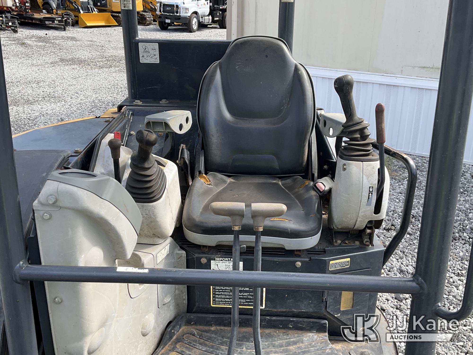 2016 John Deere 35G