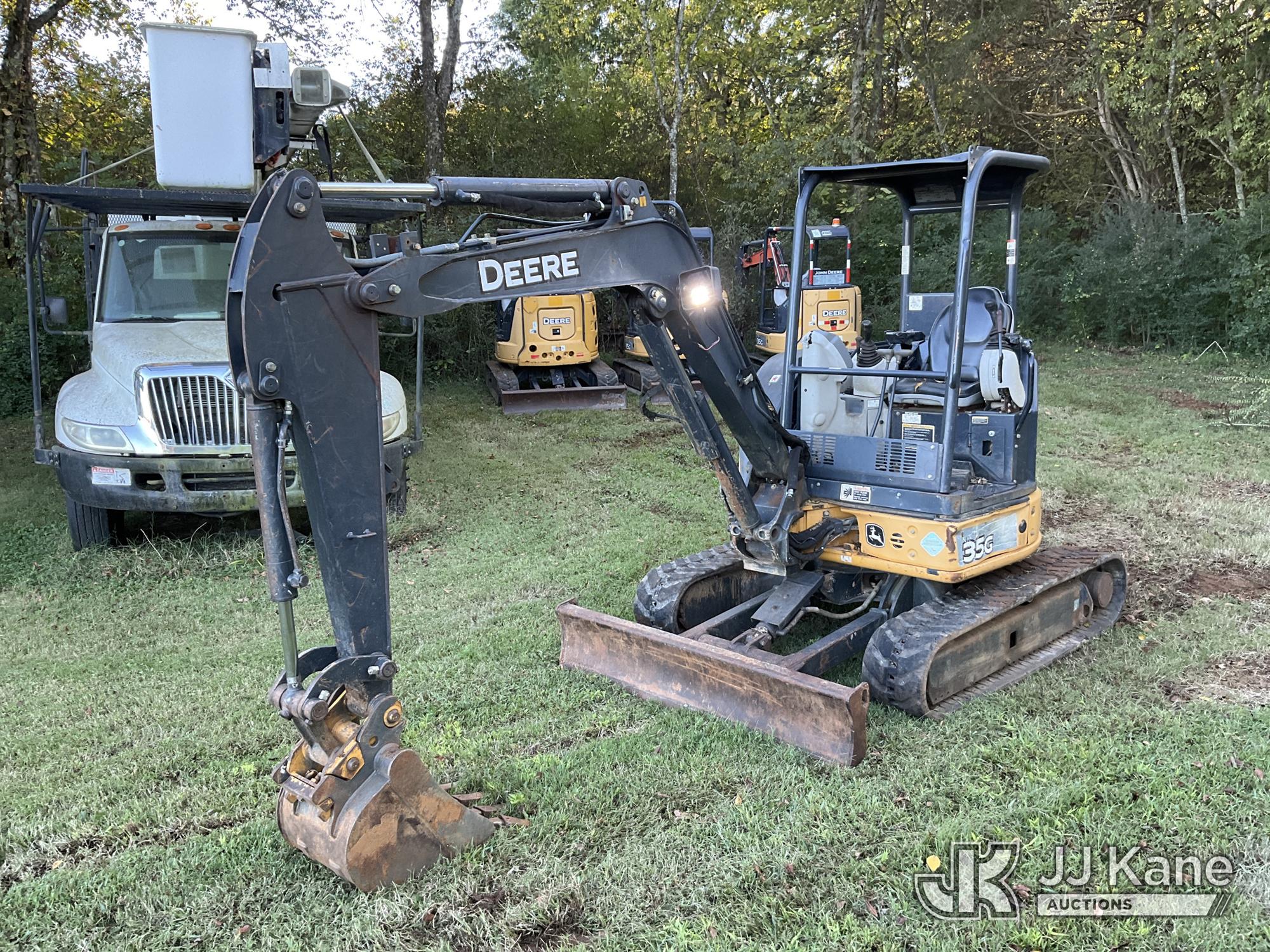 Photo of 2016 John Deere 35G
