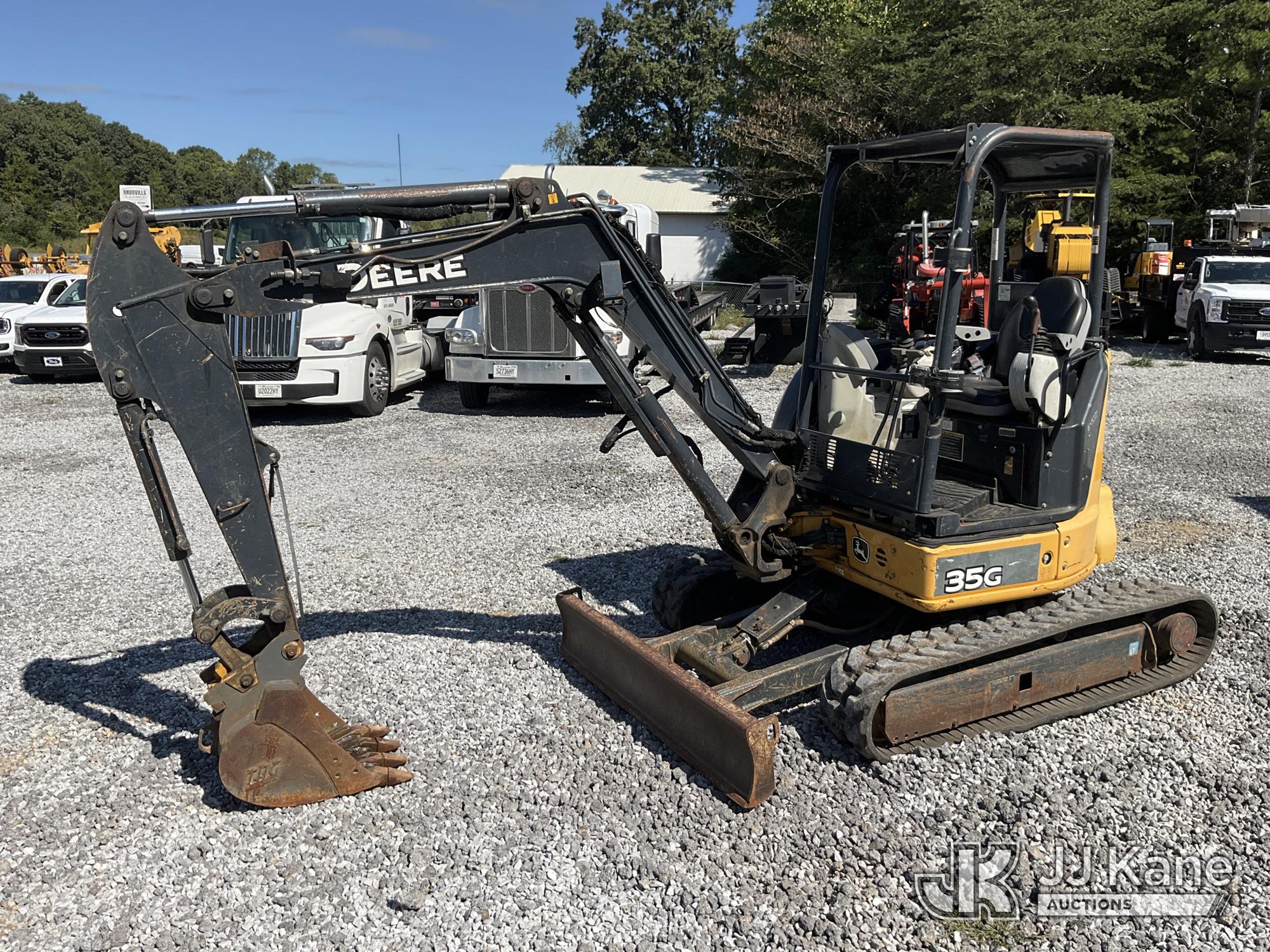 Photo of 2016 John Deere 35G