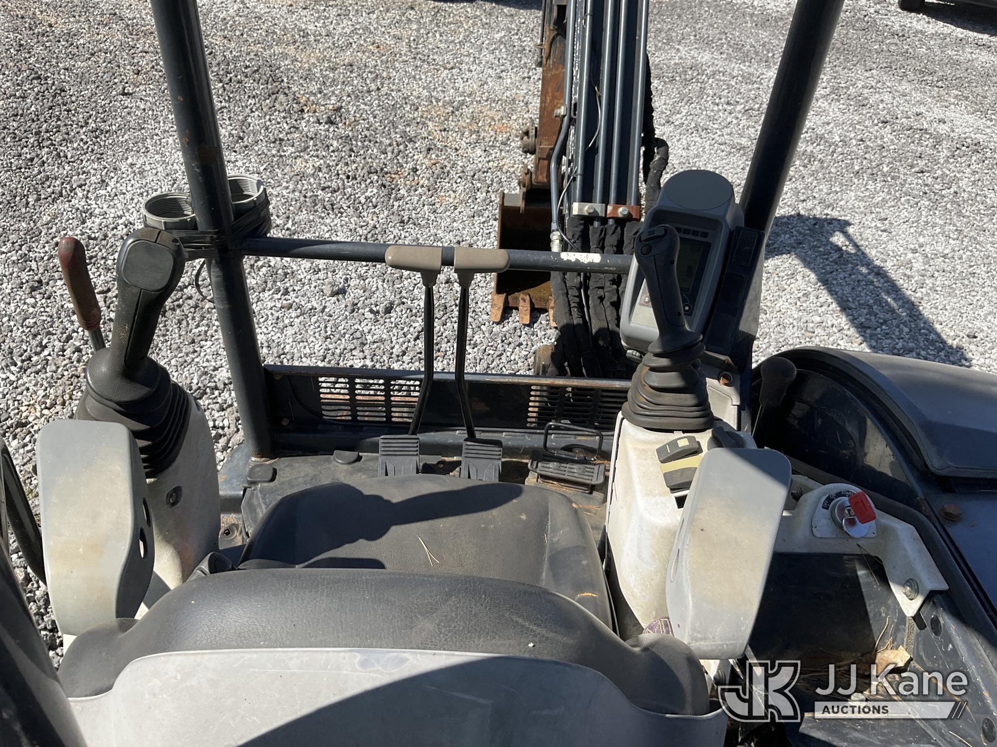 2016 John Deere 35G