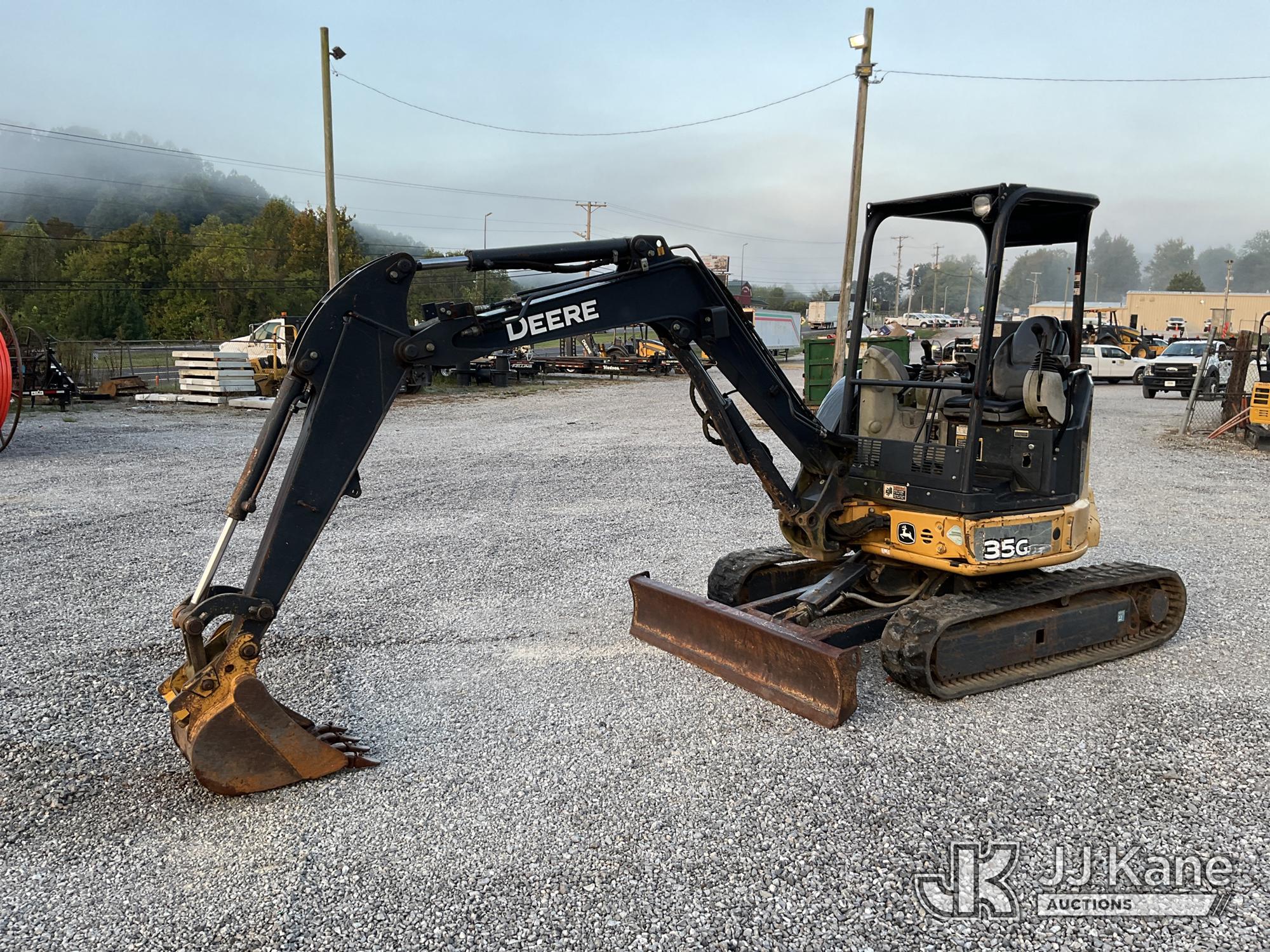 Photo of 2016 John Deere 35G