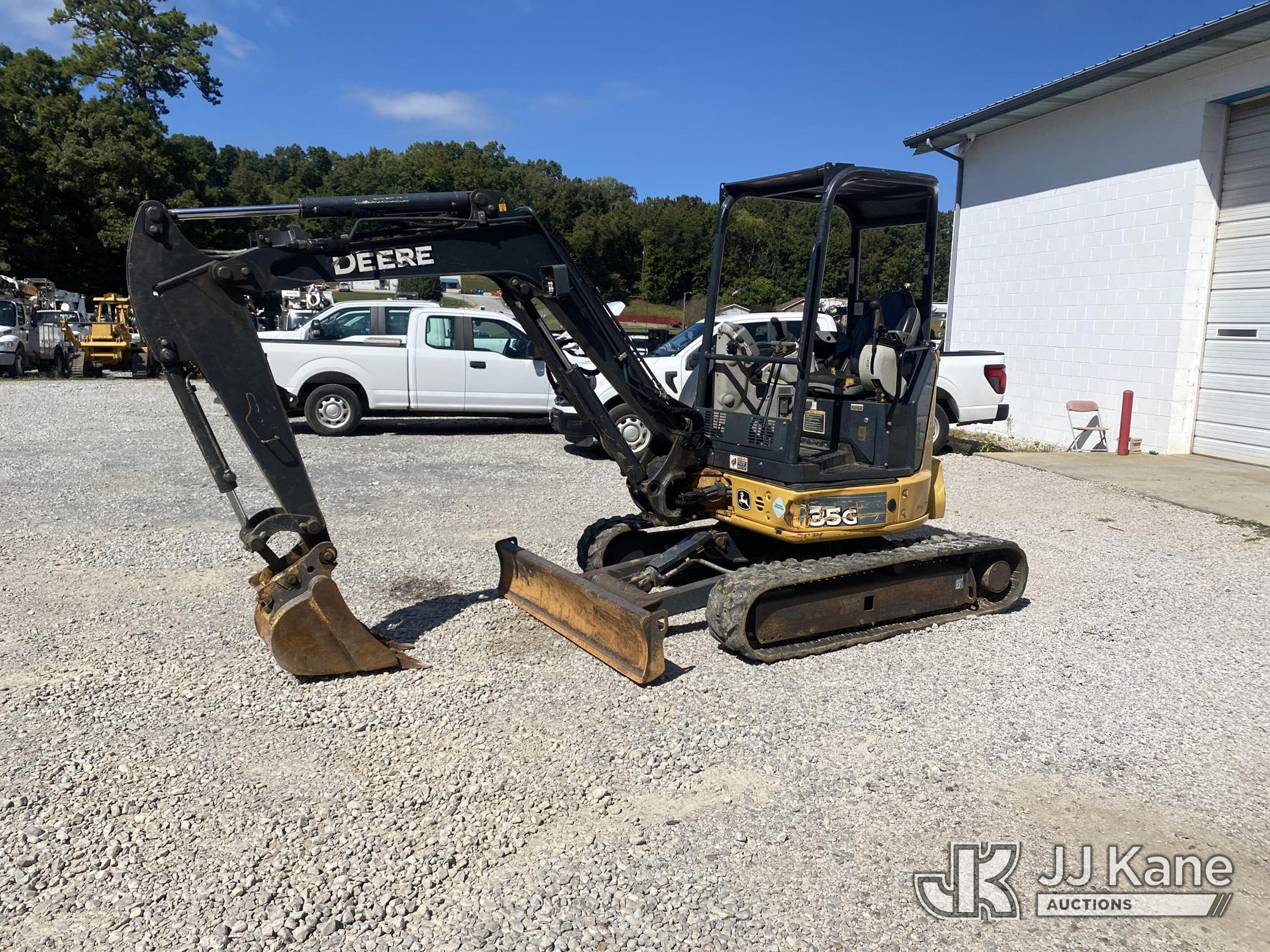 Photo of 2016 John Deere 35G