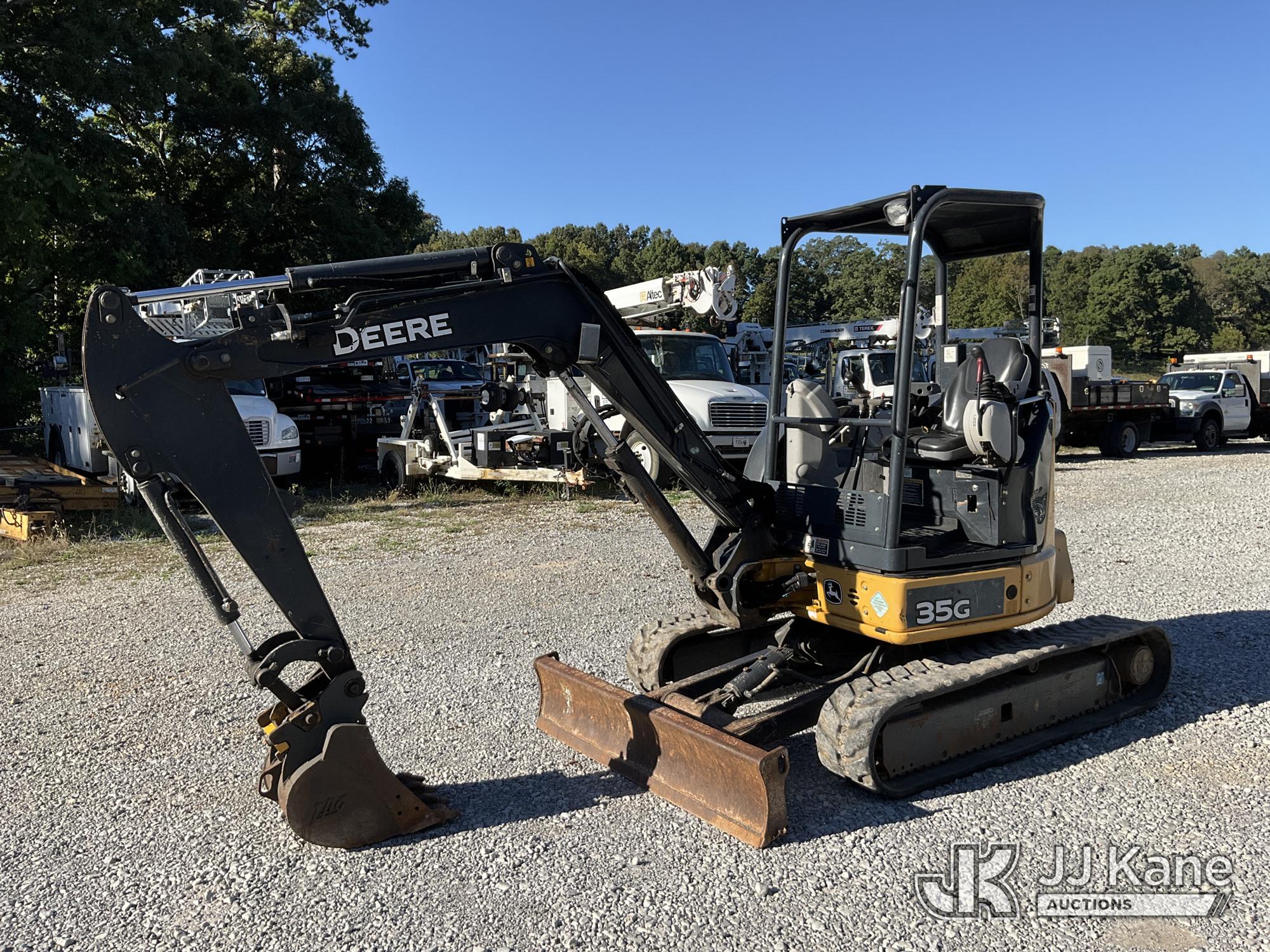 Photo of 2016 John Deere 35G