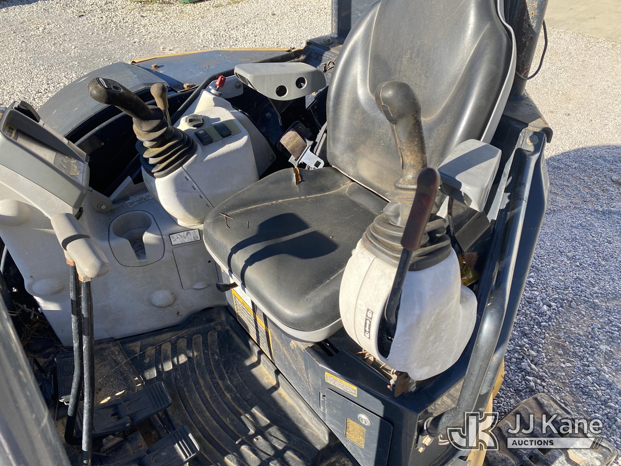 2016 John Deere 35G