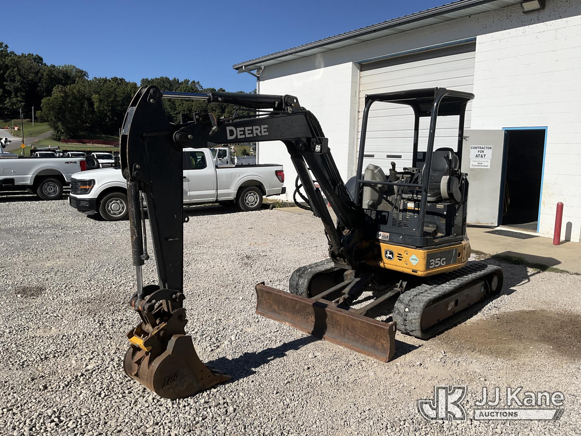 Photo of 2017 John Deere 35G
