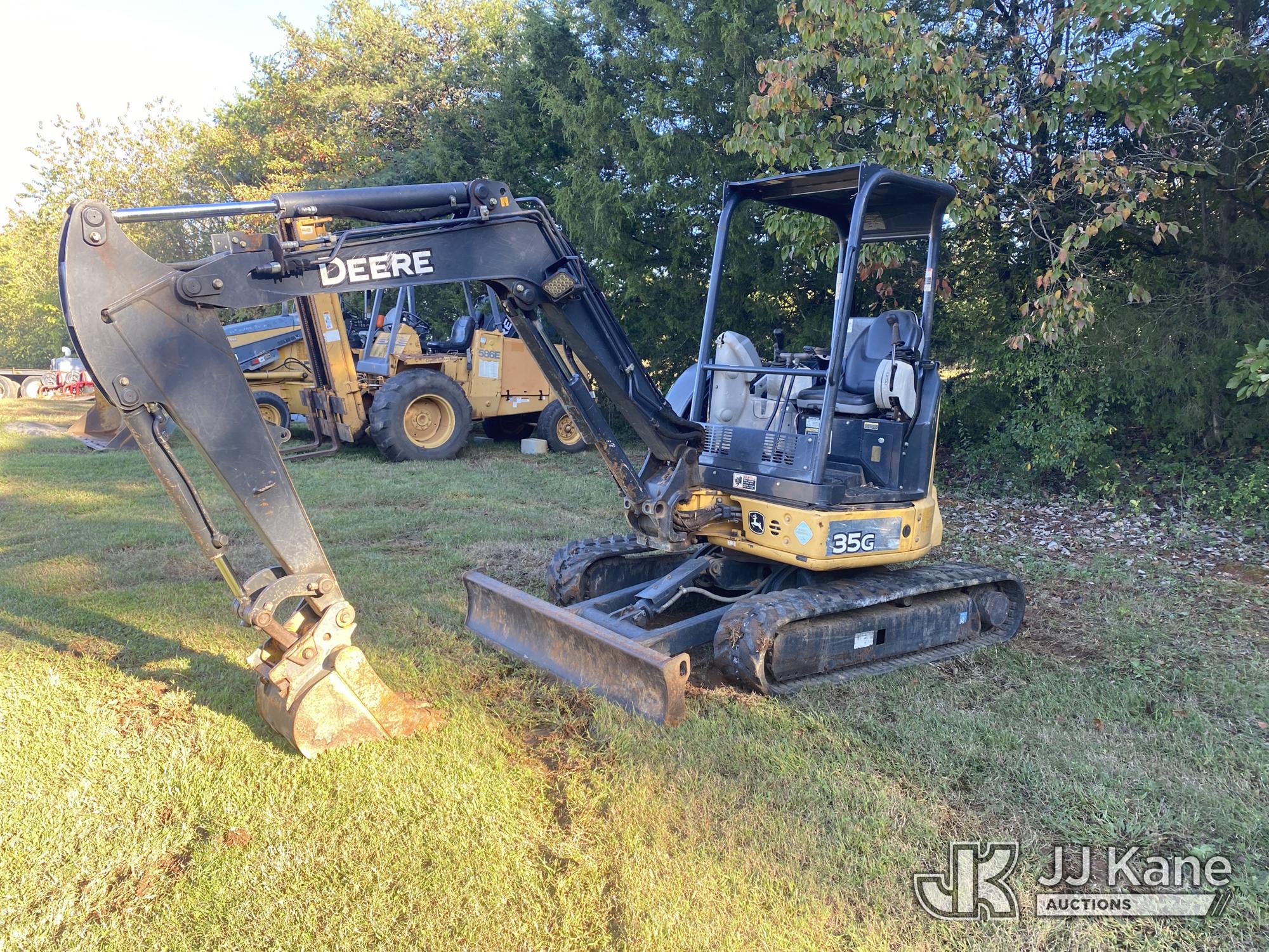 Photo of 2017 John Deere 35G