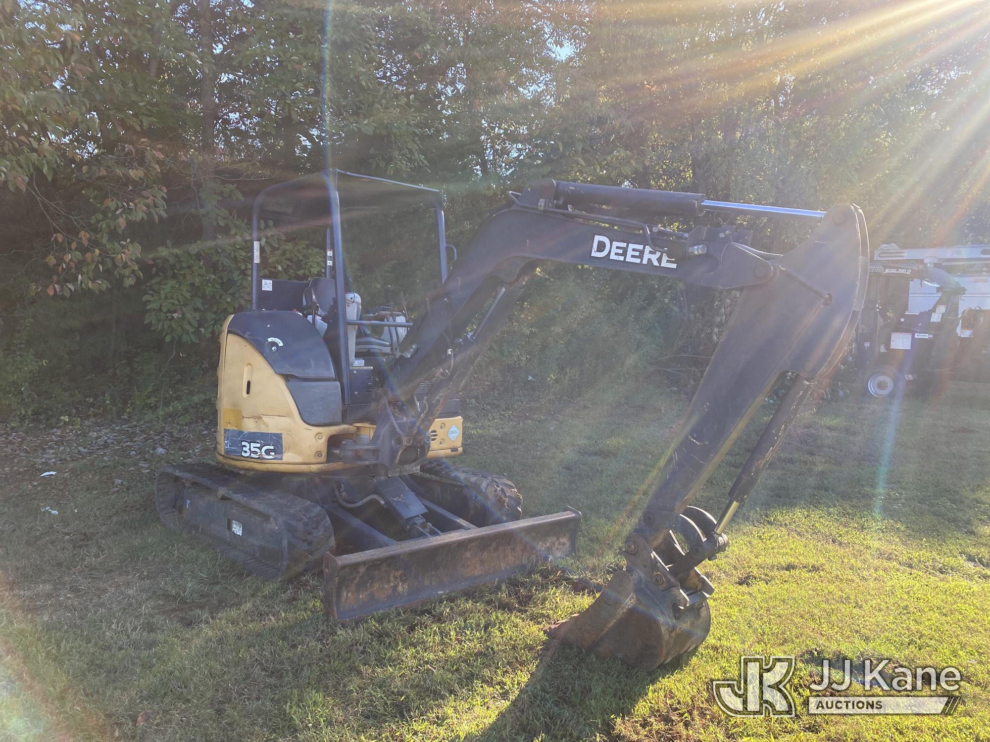 2017 John Deere 35G