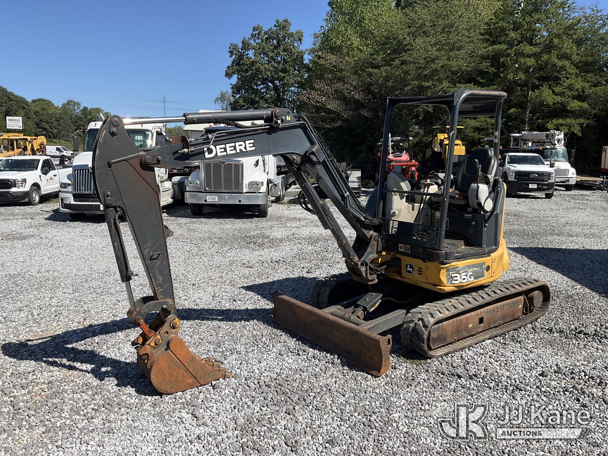 Photo of 2017 John Deere 35G