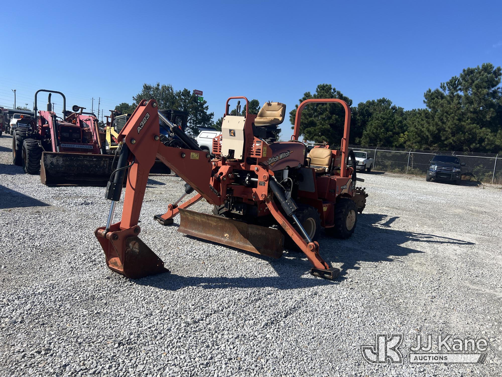 Photo of 2015 Ditch Witch RT45