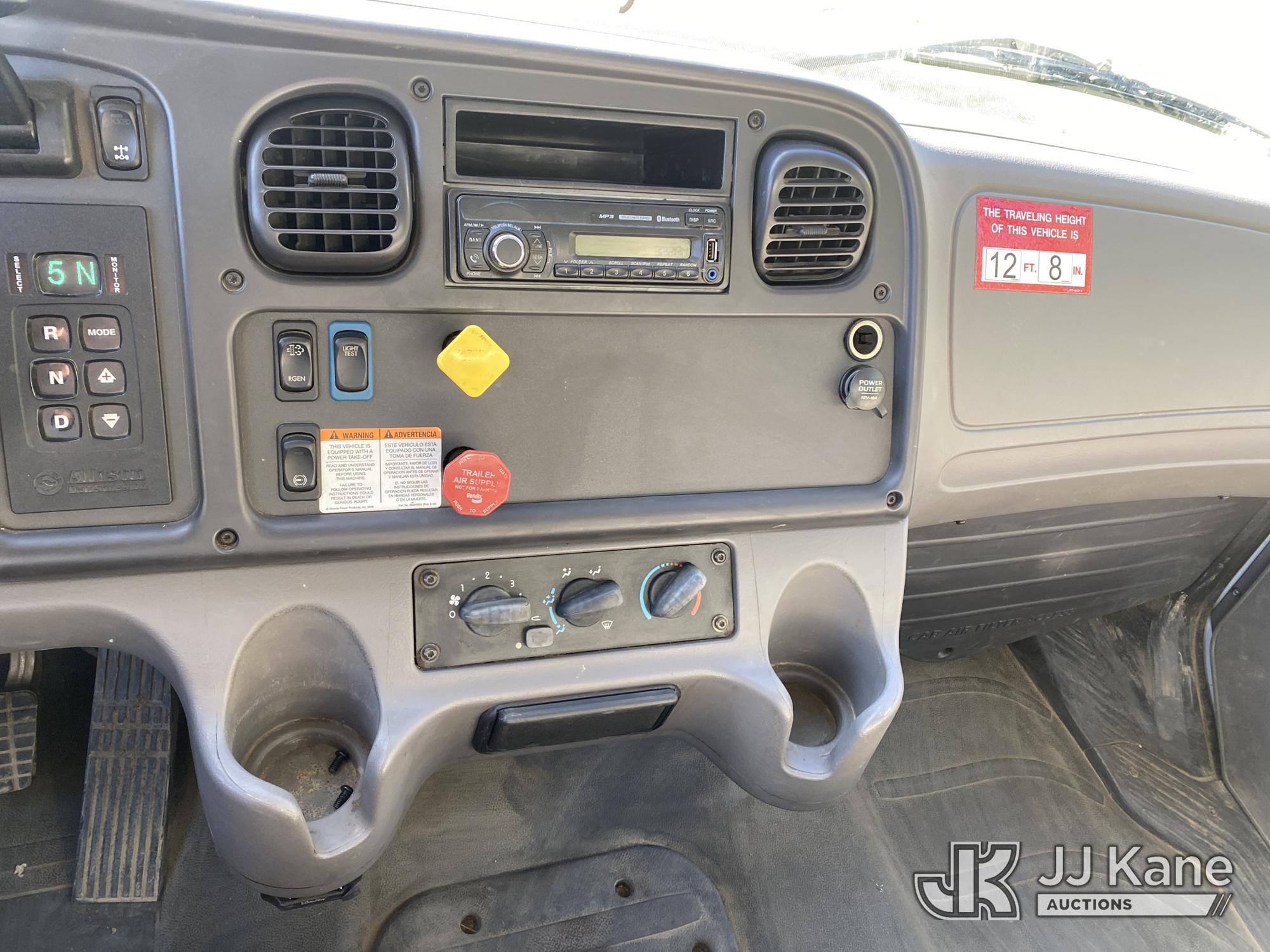 2017 Freightliner M2 106