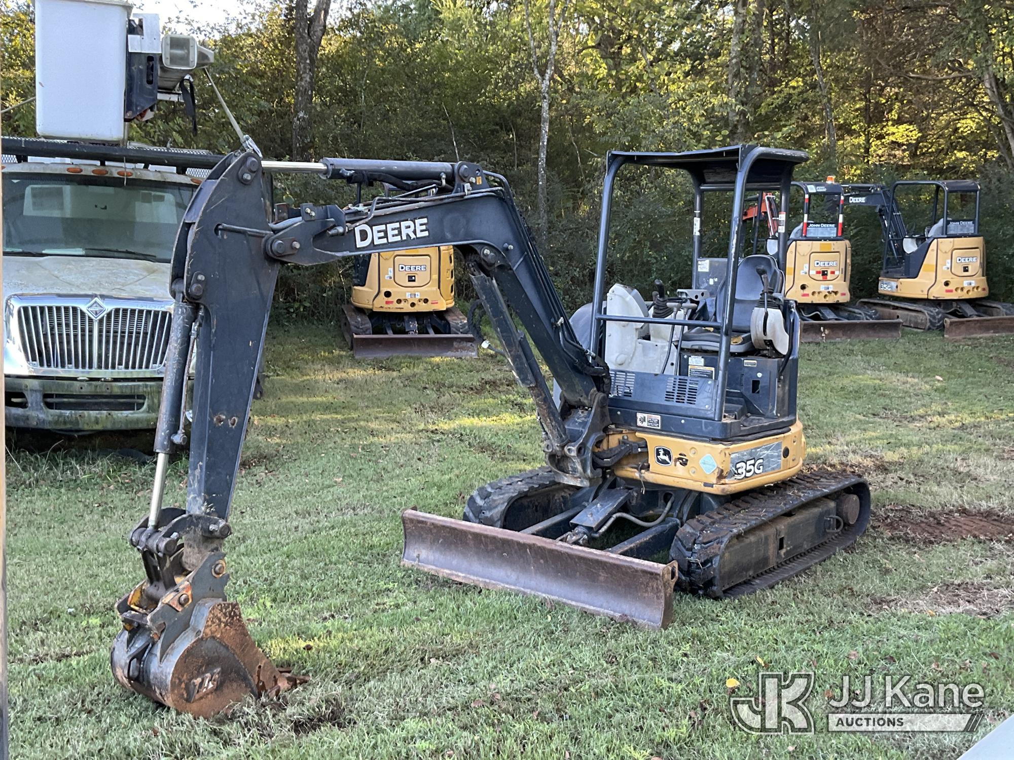 Photo of 2015 John Deere 35G