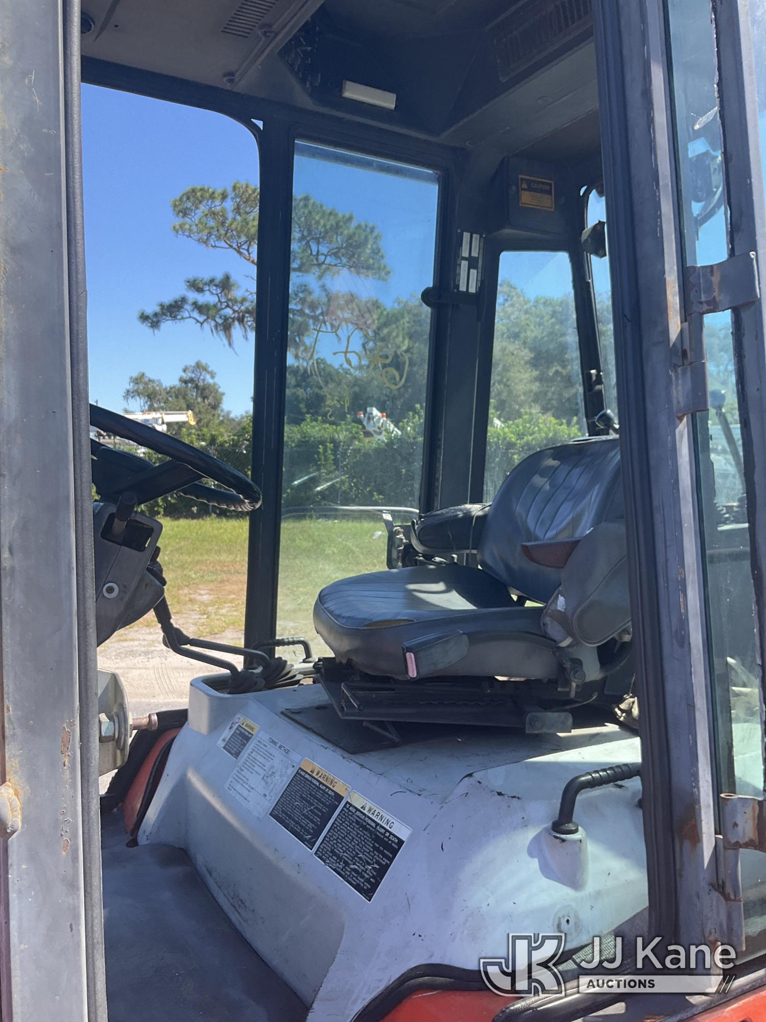 2001 Kubota R520