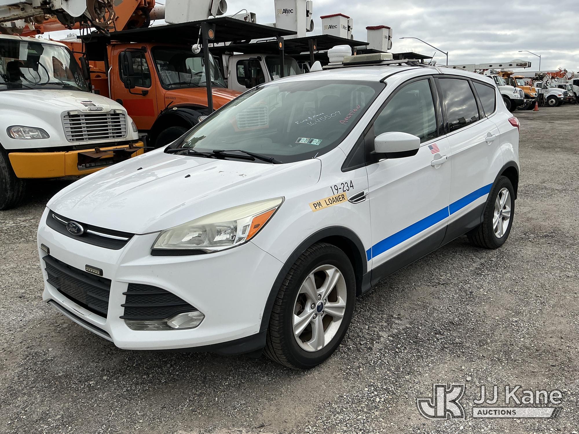 2015 Ford Escape 4x4 4-Door Sport Utility Vehicle (1645509)