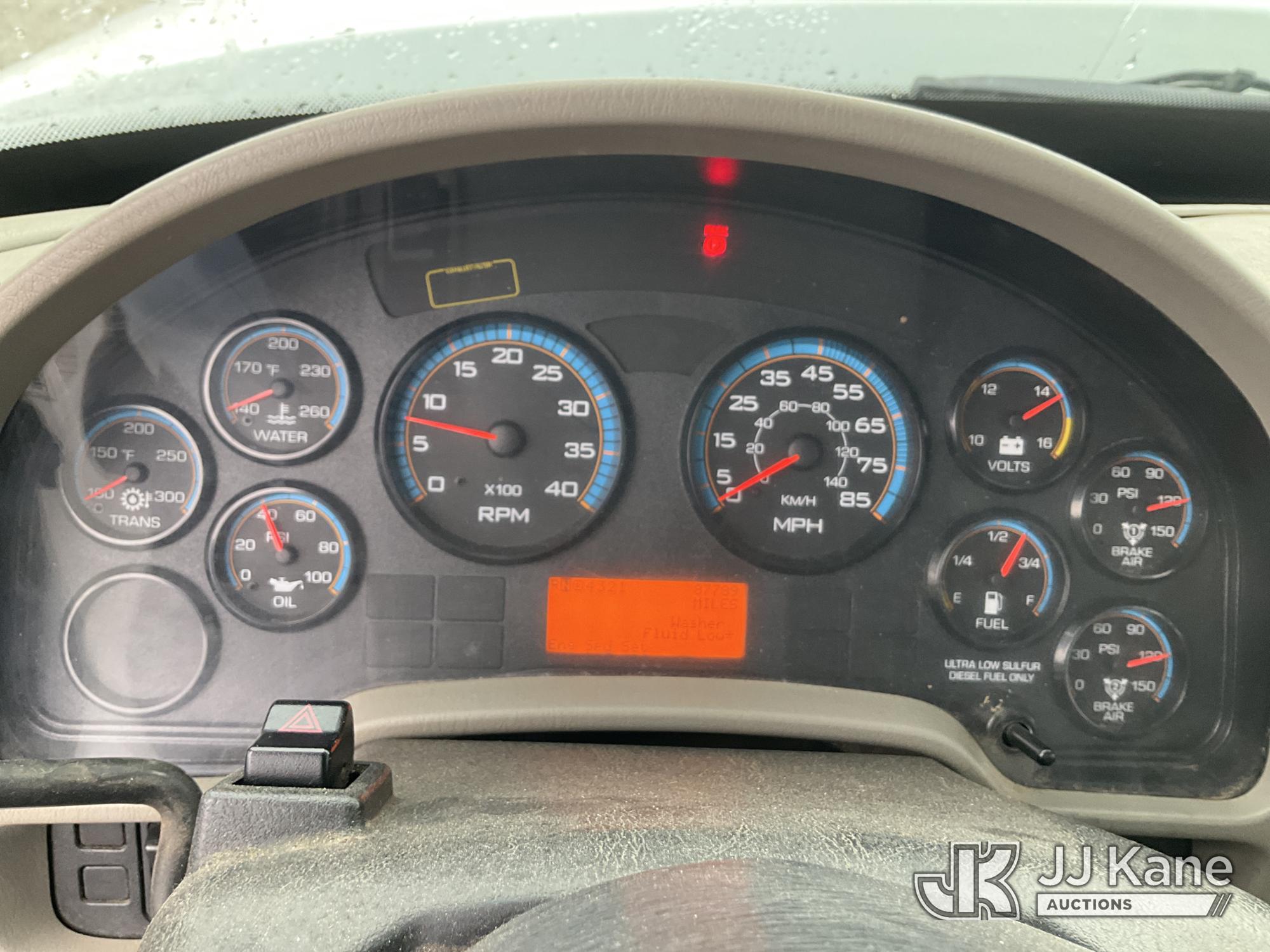 2013 International 7300 4x4