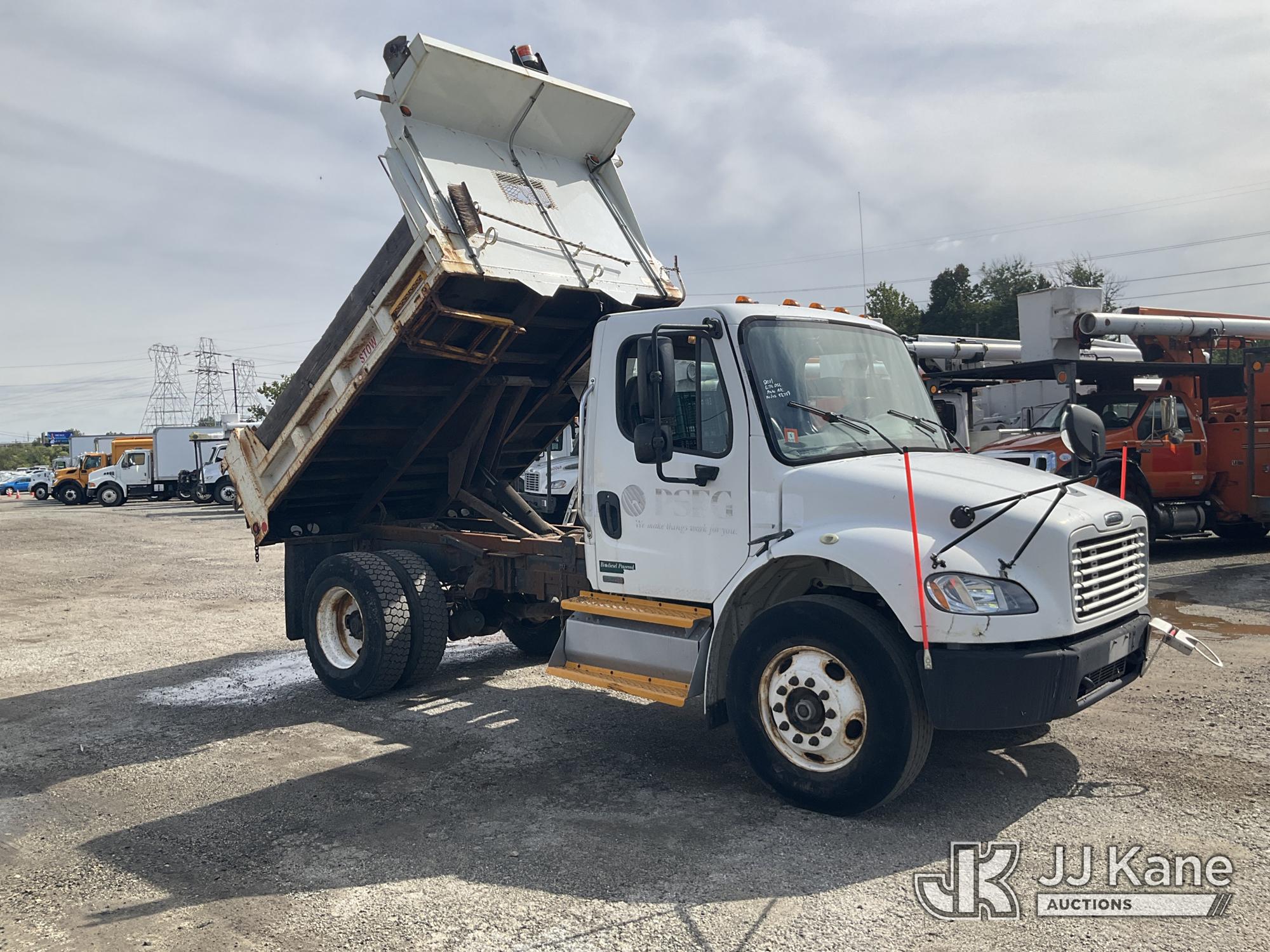 2011 Freightliner M2 106