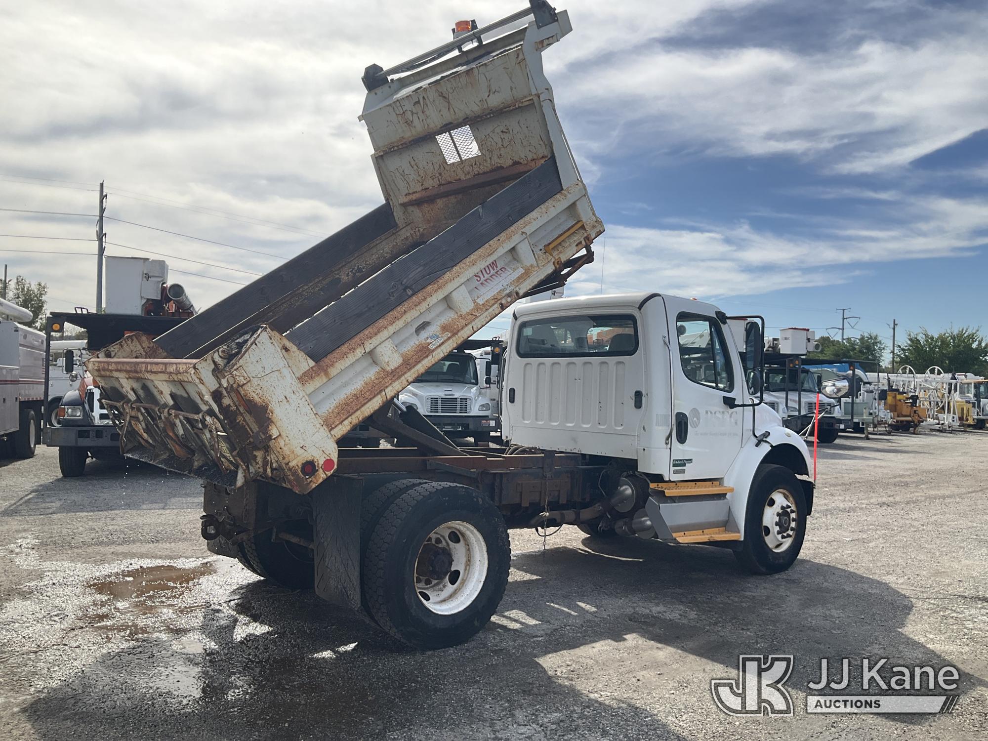 2011 Freightliner M2 106