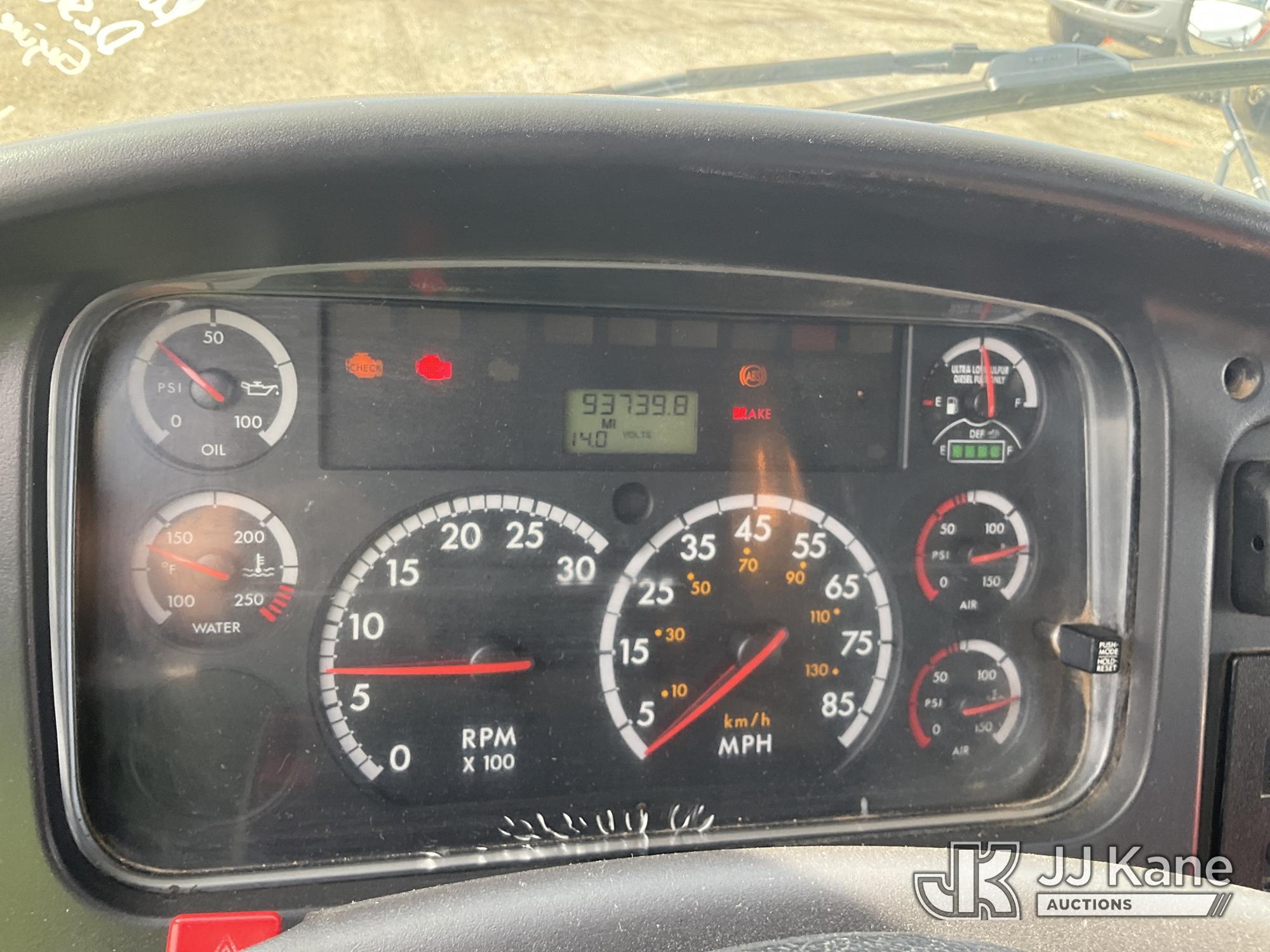 2011 Freightliner M2 106