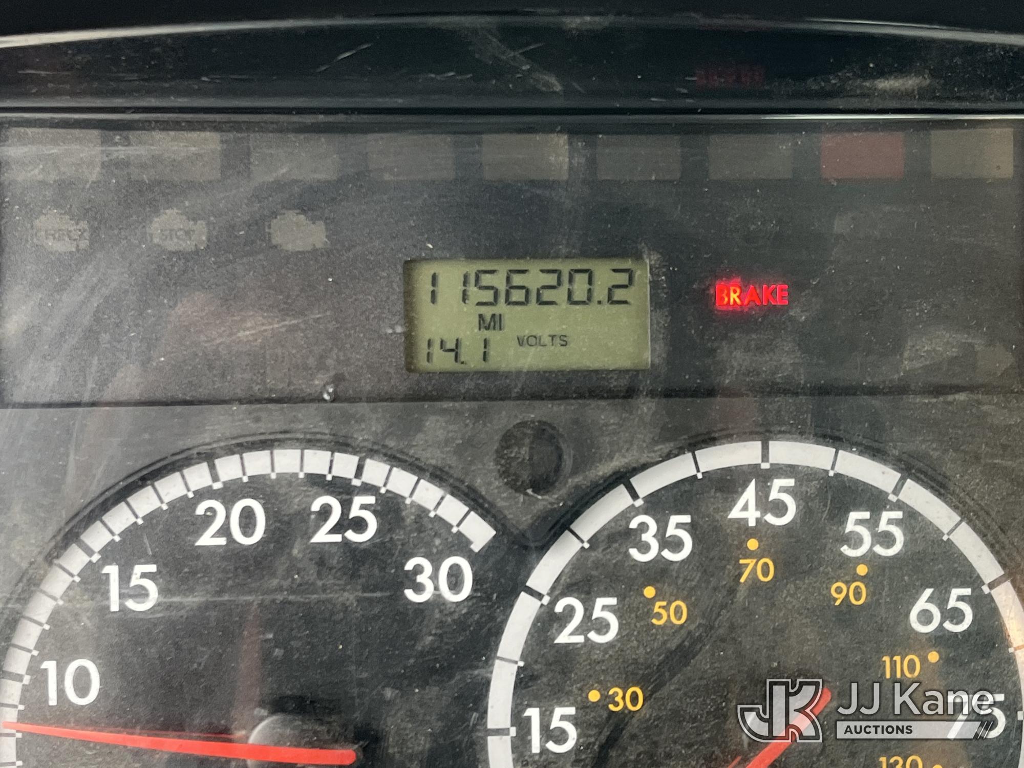 2013 Freightliner M2 106