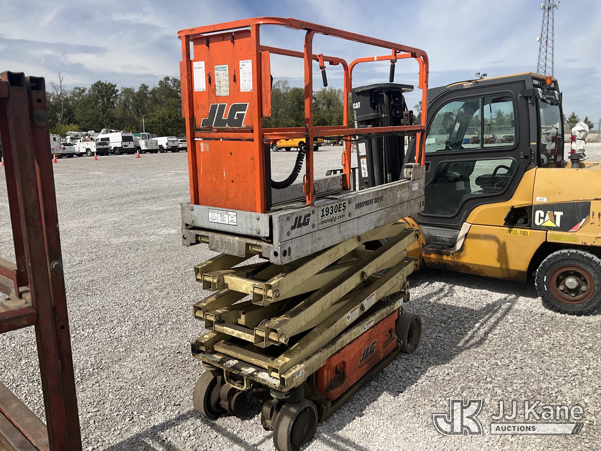 2011 JLG 1930ES